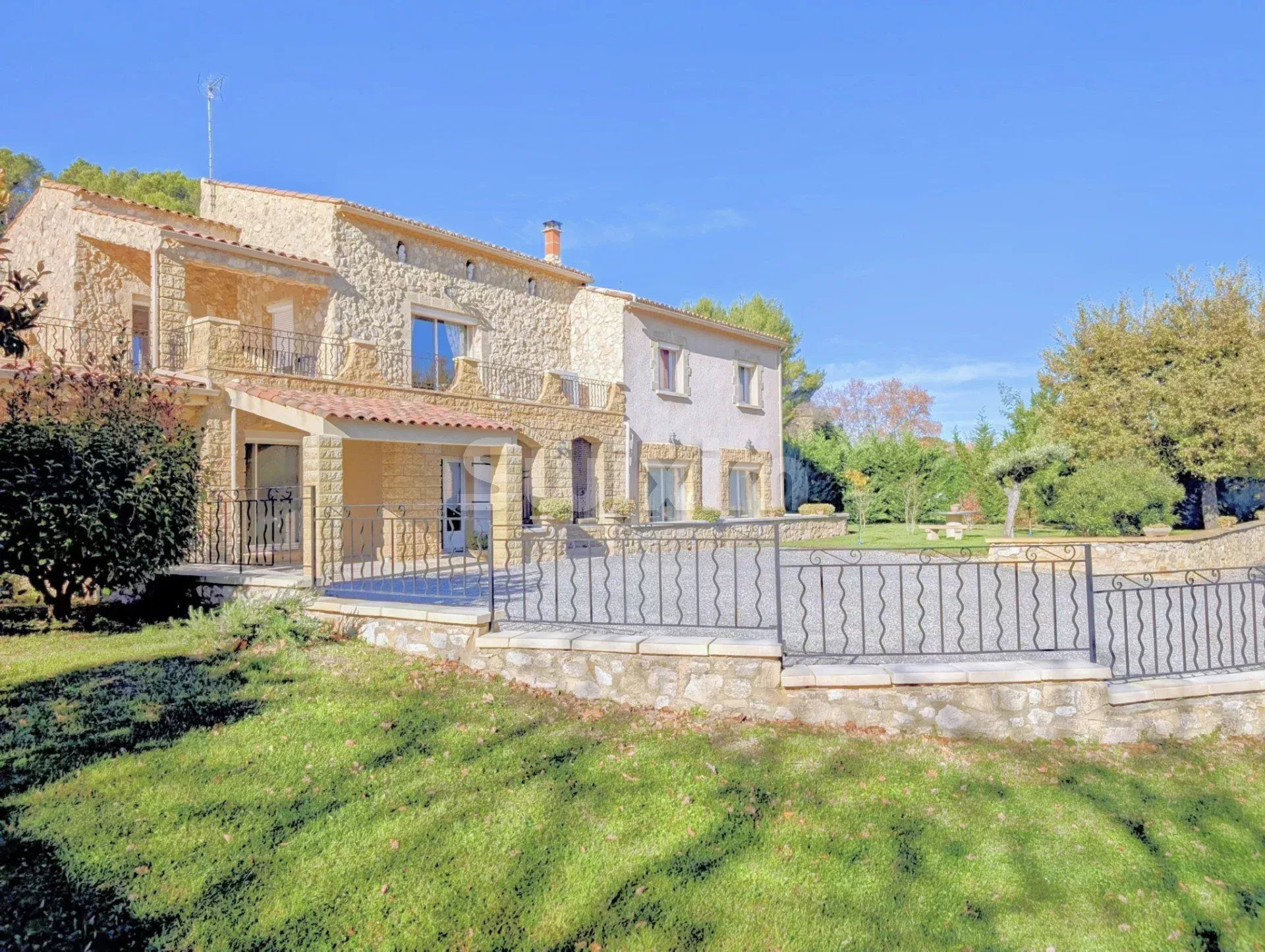 maison 8 Pièces en vente sur Uzès (30700)