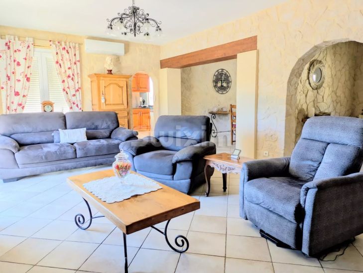 Vente Maison Uzès 8&nbsp;Pièces 248.71&nbsp;m²