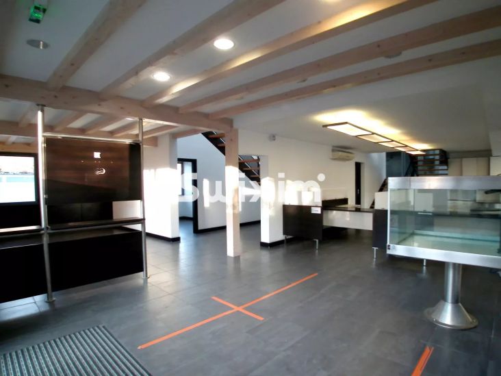 Sale Building Lons-le-Saunier 24&nbsp;Rooms 560&nbsp;m²