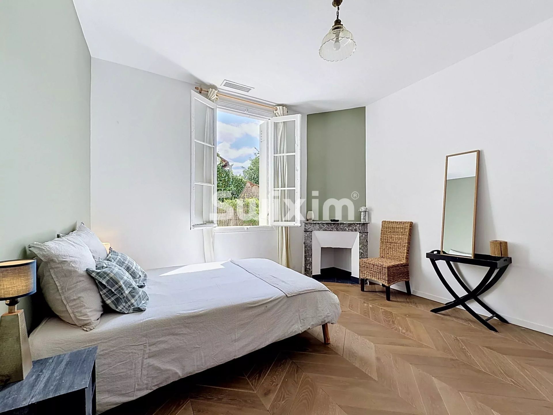 casa 5 Camere in vendita su Pessac (33600)