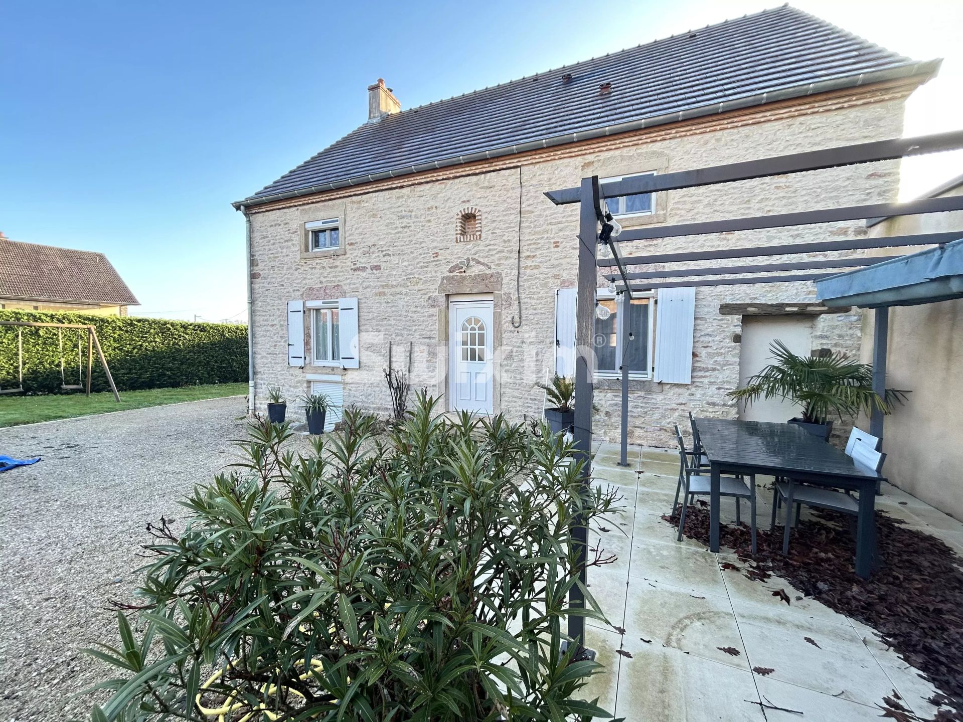 house 5 Rooms for sale on Auxonne (21130)