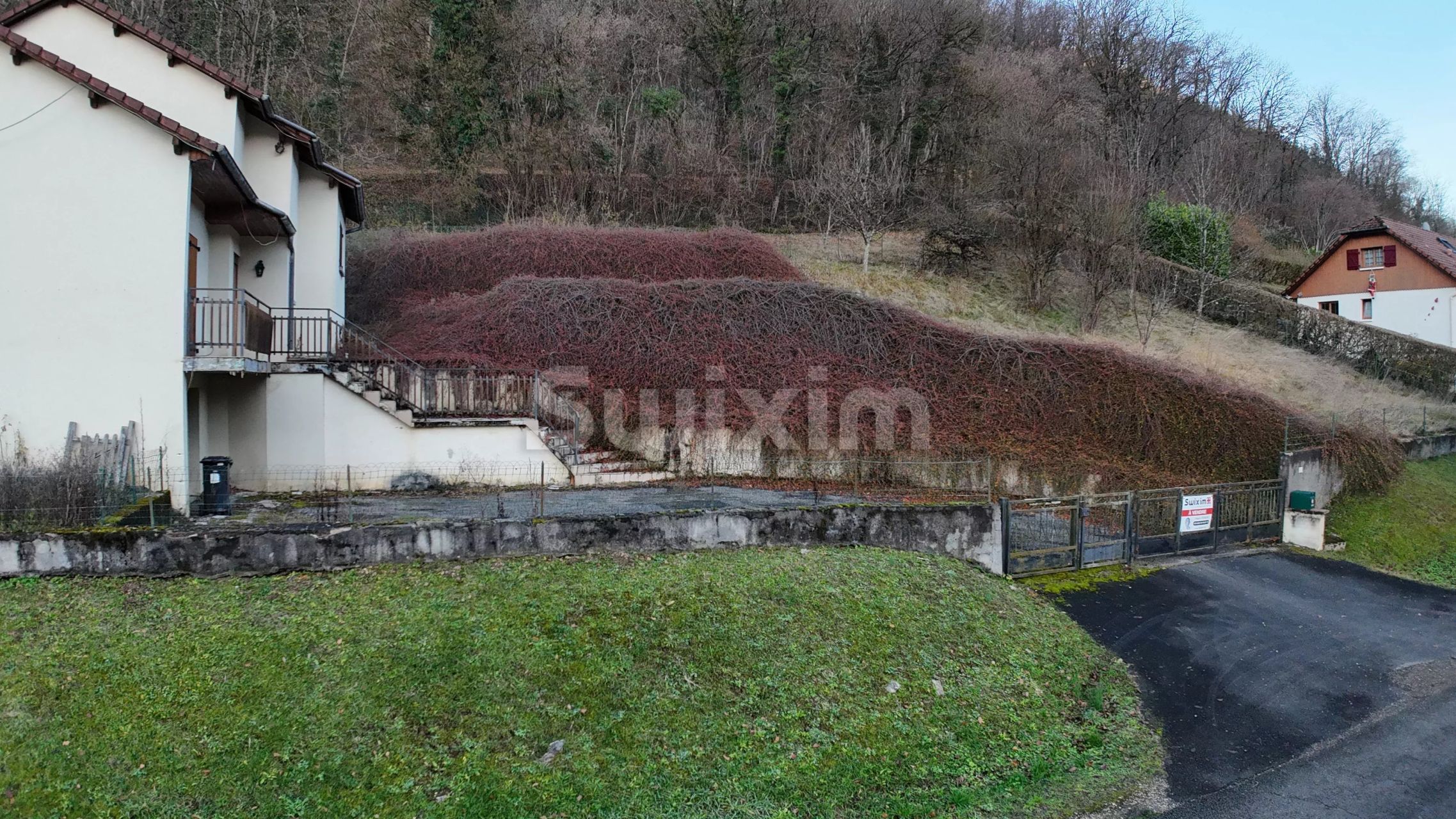 house 4 Rooms for sale on Saint-Hippolyte (25190)