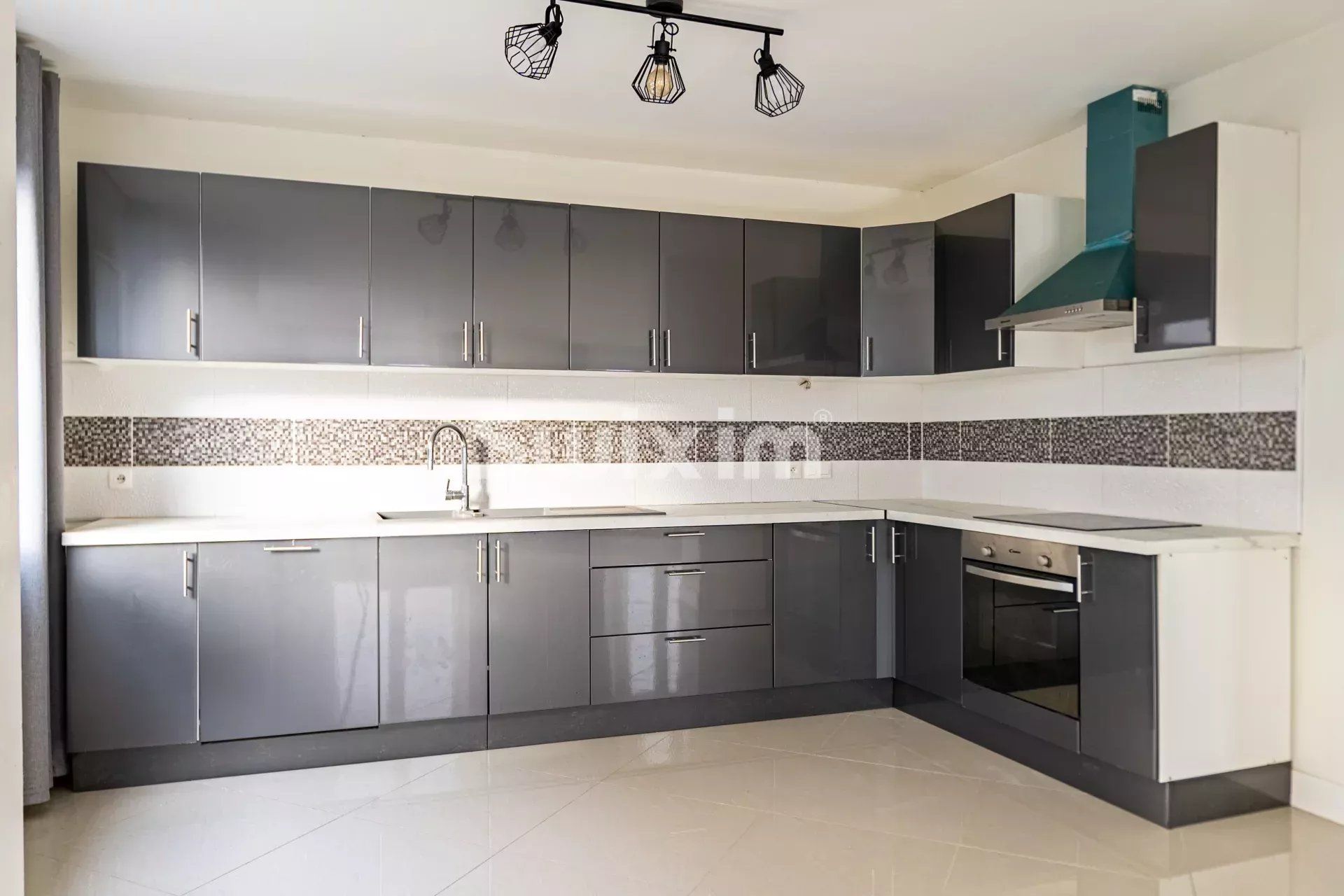 casa 7 Camere in vendita su Messery (74140)