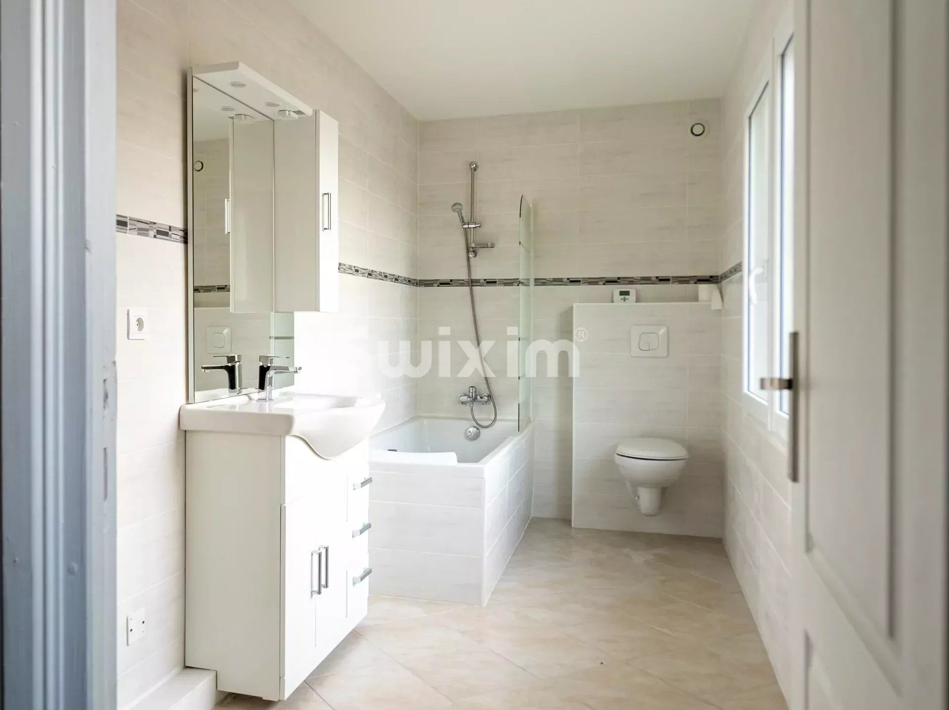 casa 7 Camere in vendita su Messery (74140)