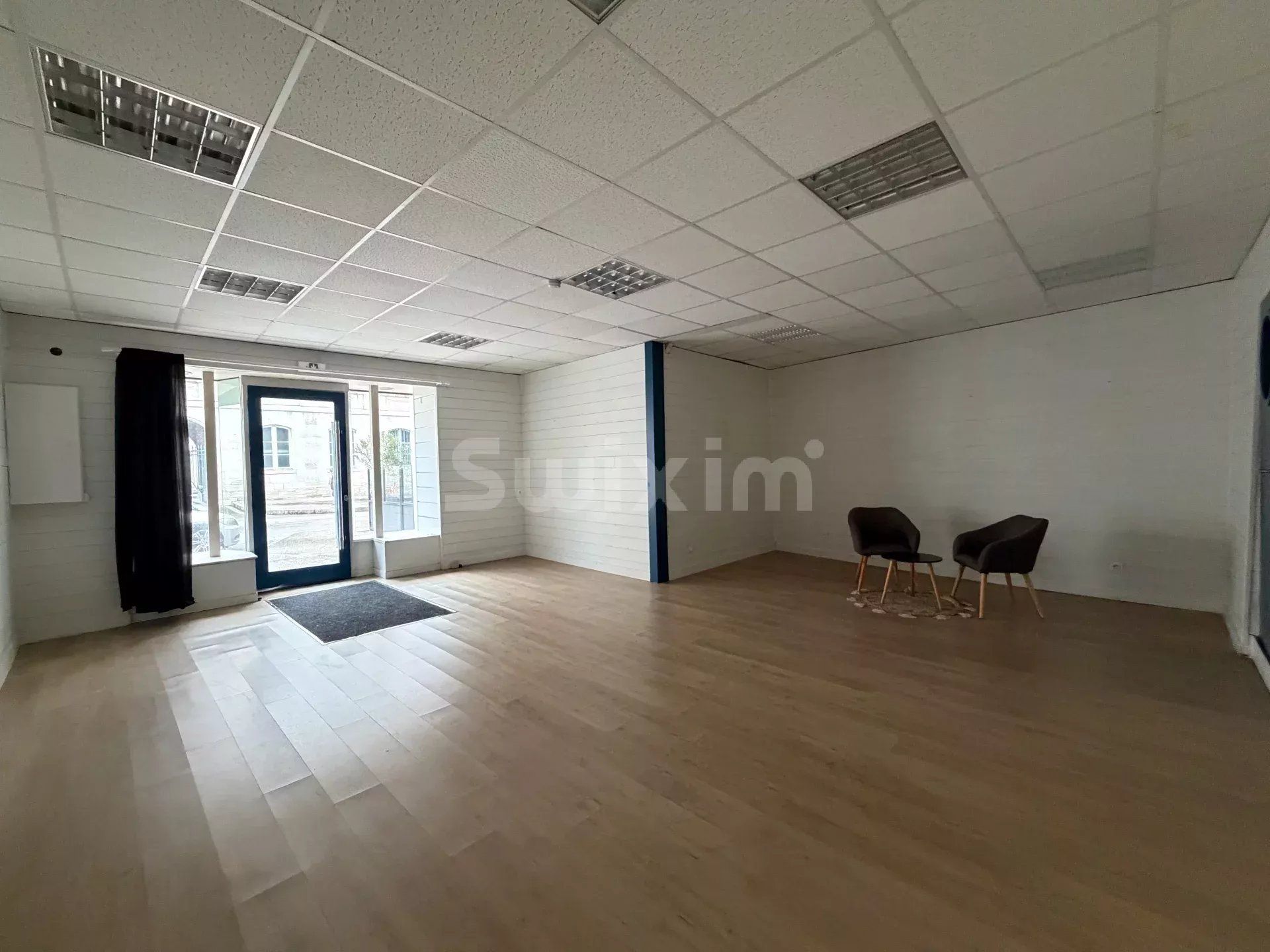 locale commerciale 2 Camere in vendita su Lons-le-Saunier (39000)