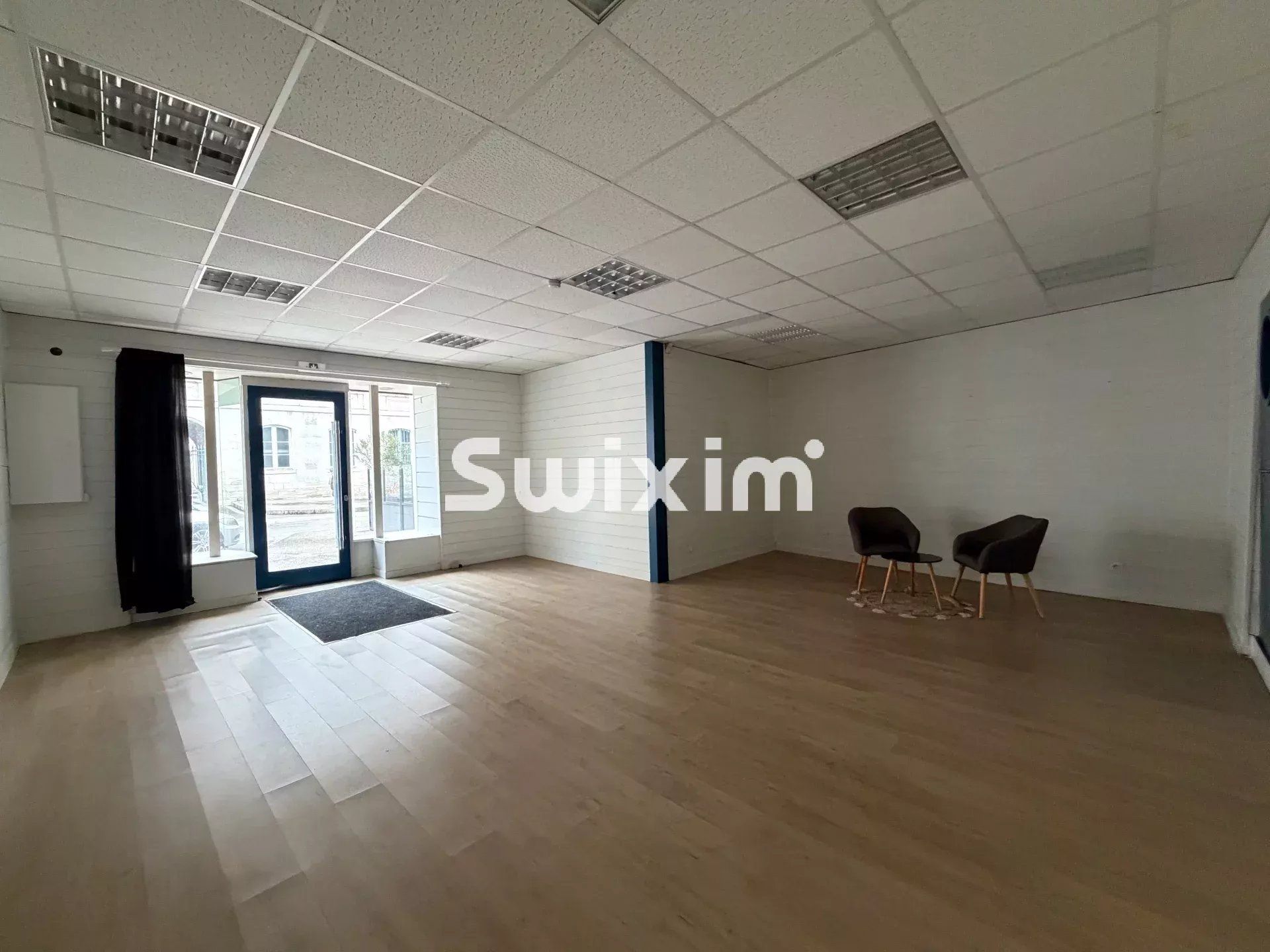 locale commerciale 2 Camere in vendita su Lons-le-Saunier (39000)