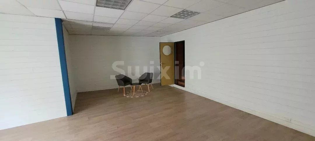 locale commerciale 2 Camere in vendita su Lons-le-Saunier (39000)