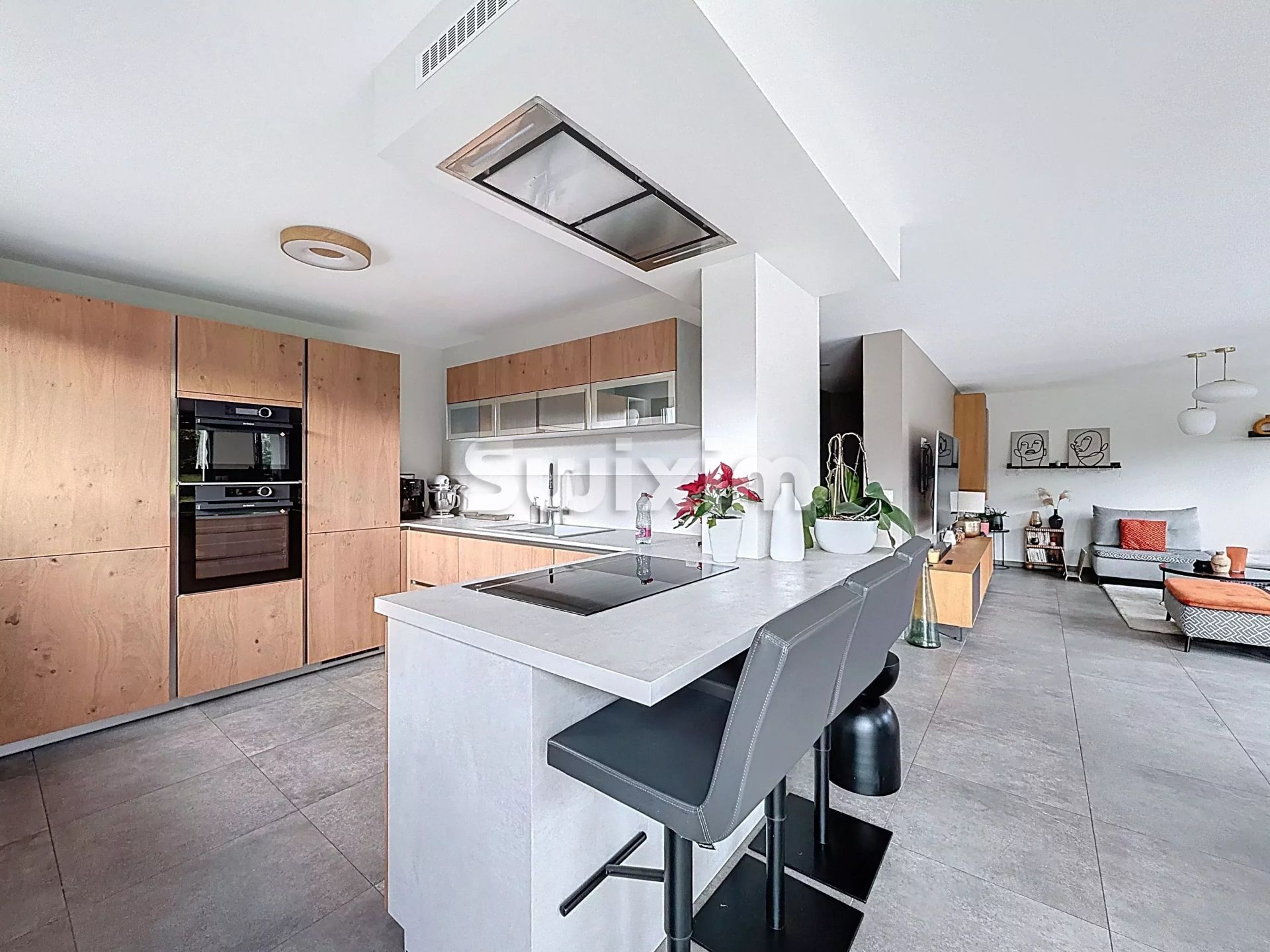 house 4 Rooms for sale on Sciez (74140)