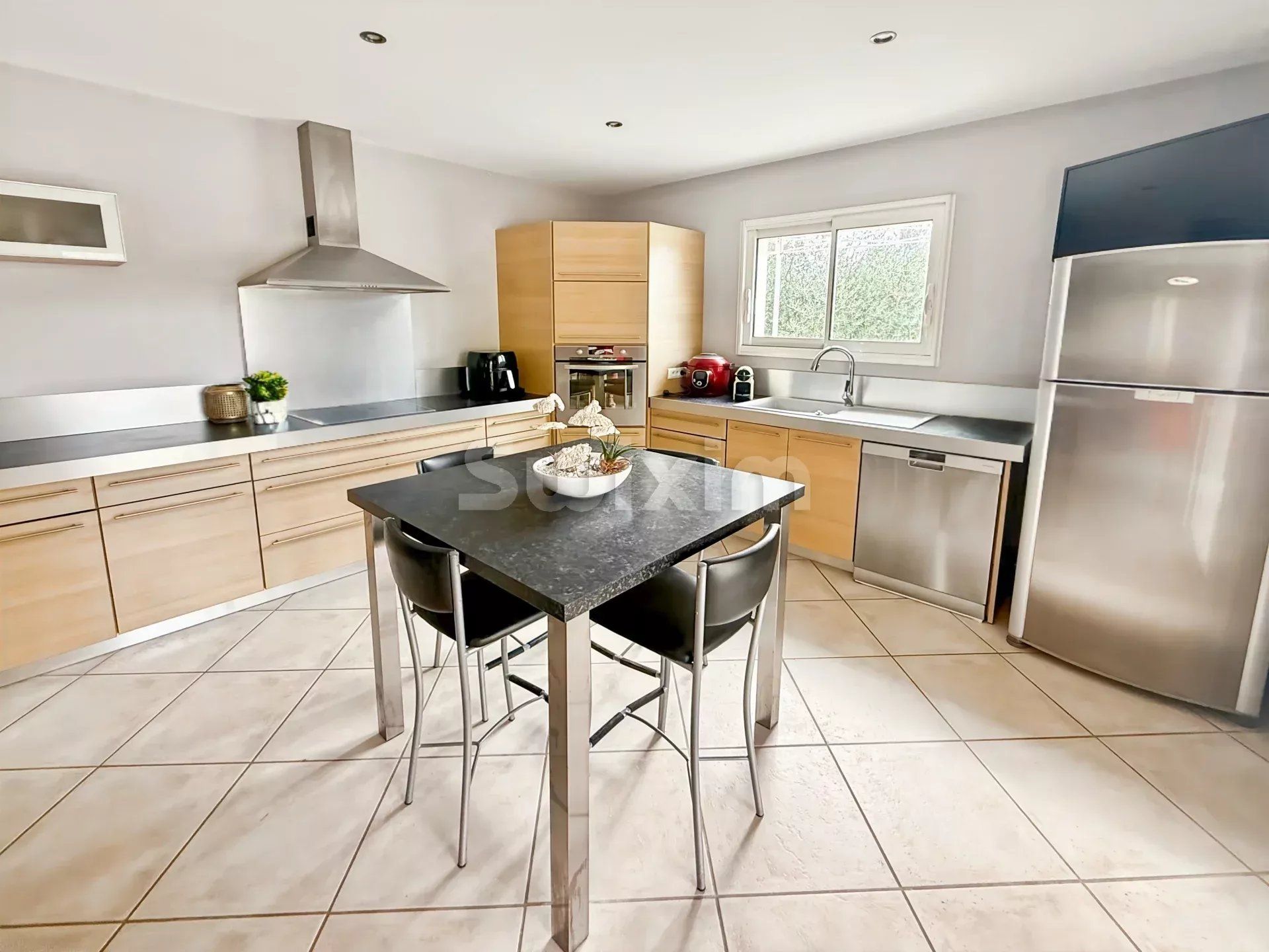 casa 5 Camere in vendita su Bourg-Saint-Andéol (07700)