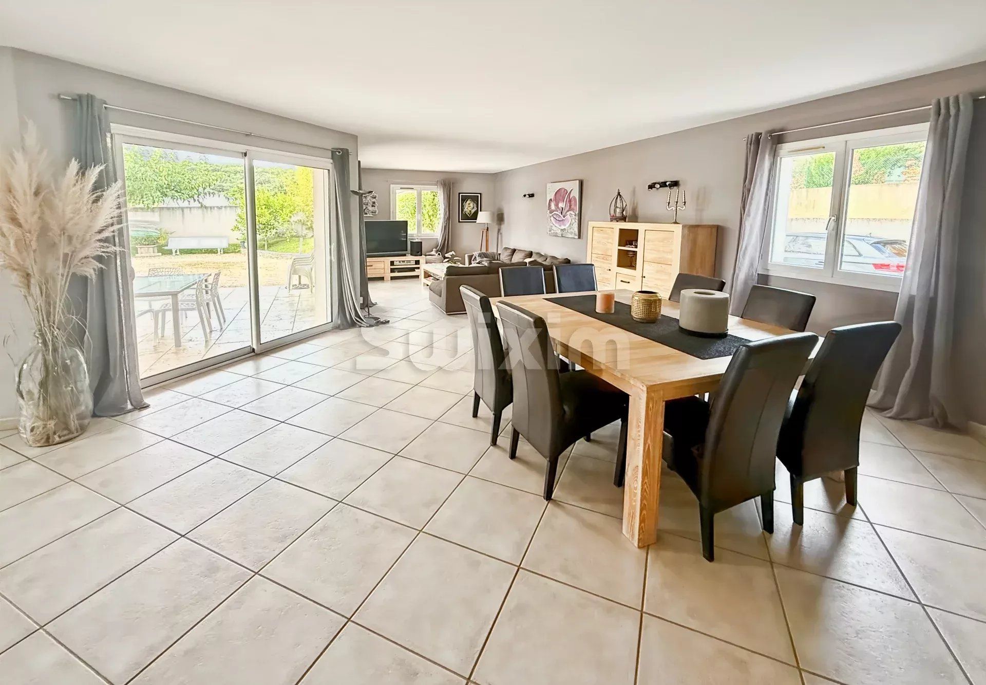 casa 5 Camere in vendita su Bourg-Saint-Andéol (07700)