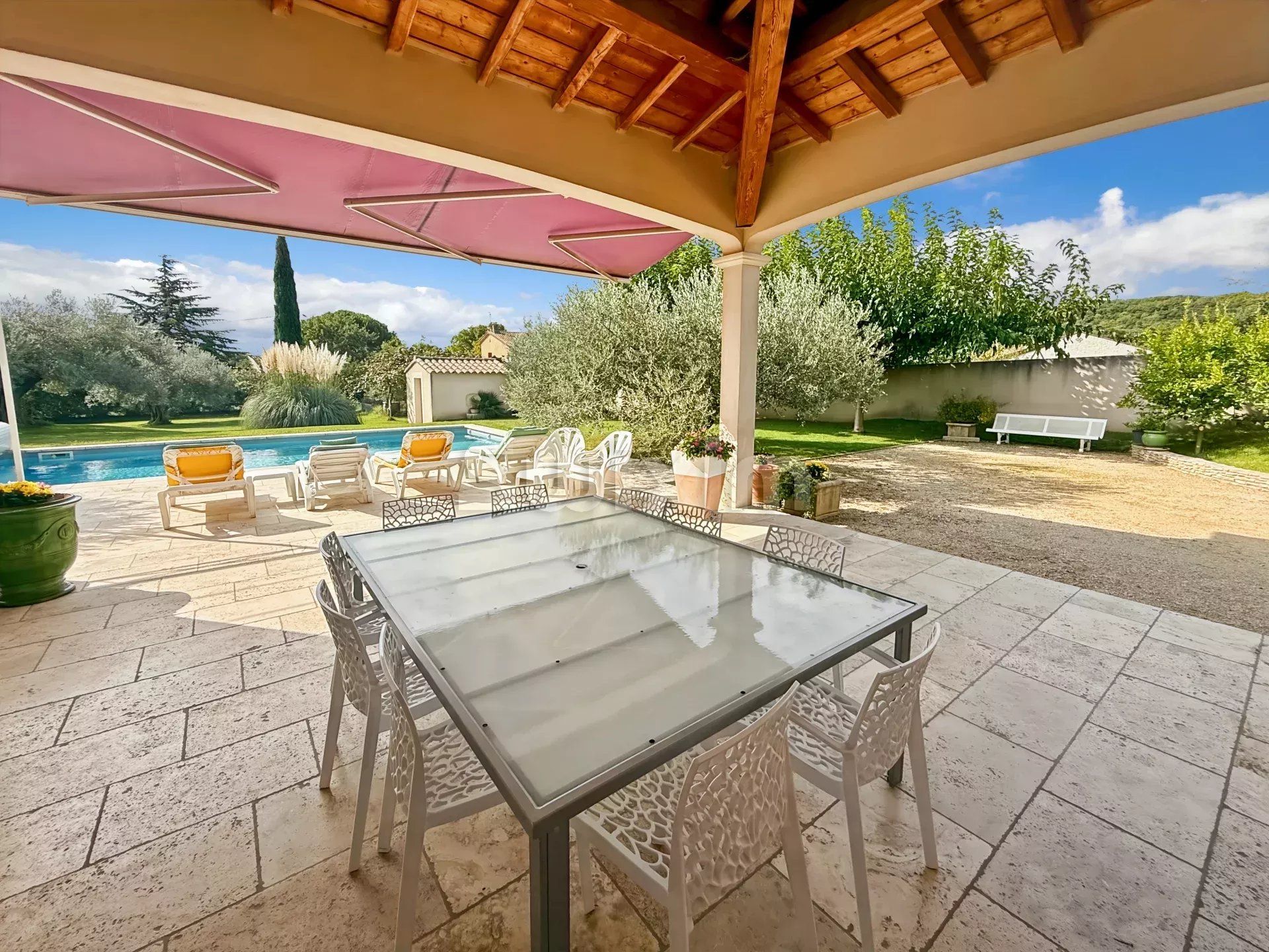 casa 5 Camere in vendita su Bourg-Saint-Andéol (07700)