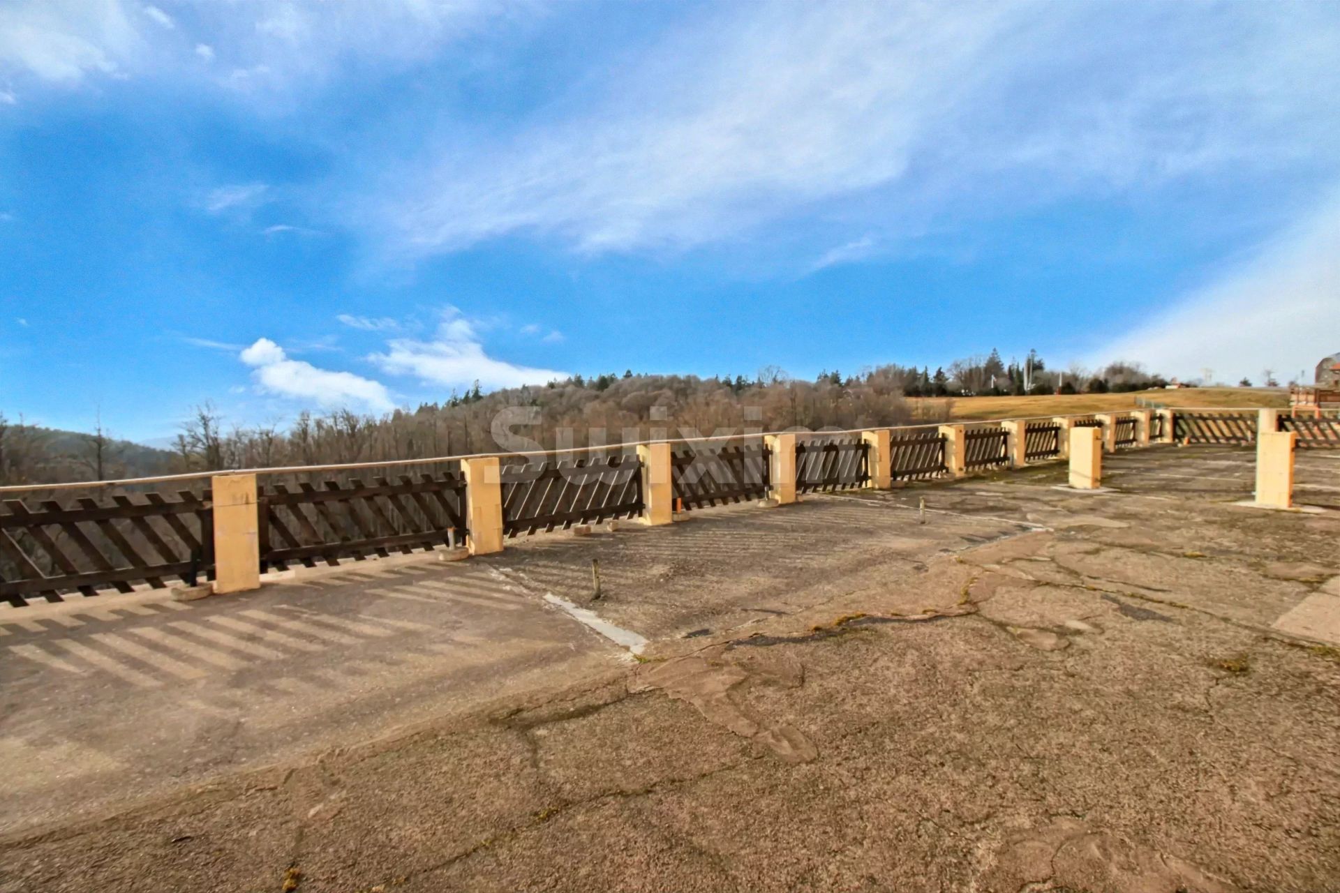 locale commerciale 35 Camere in vendita su Lepuix (90200)