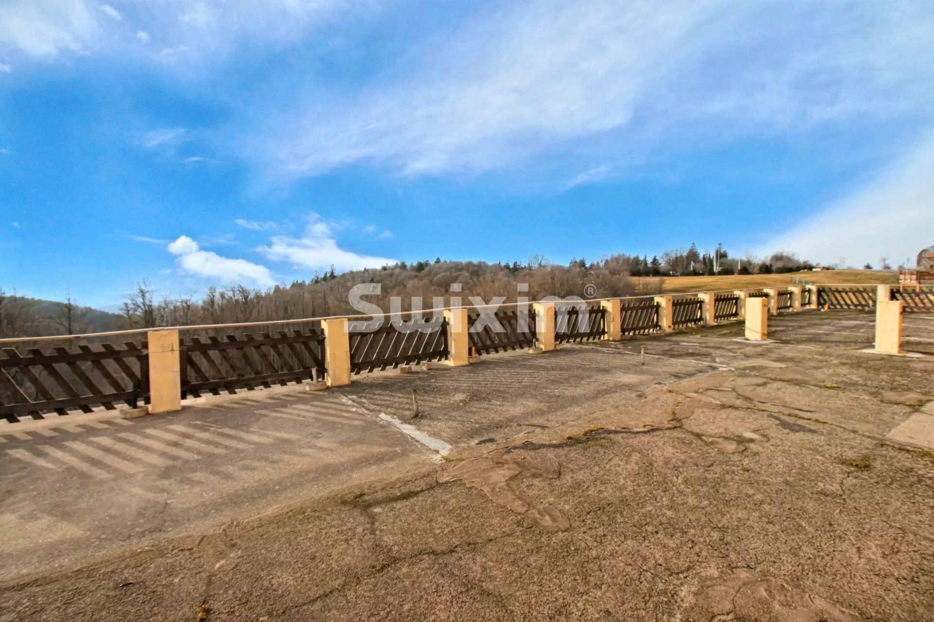 locale commerciale 35 Camere in vendita su Lepuix (90200)