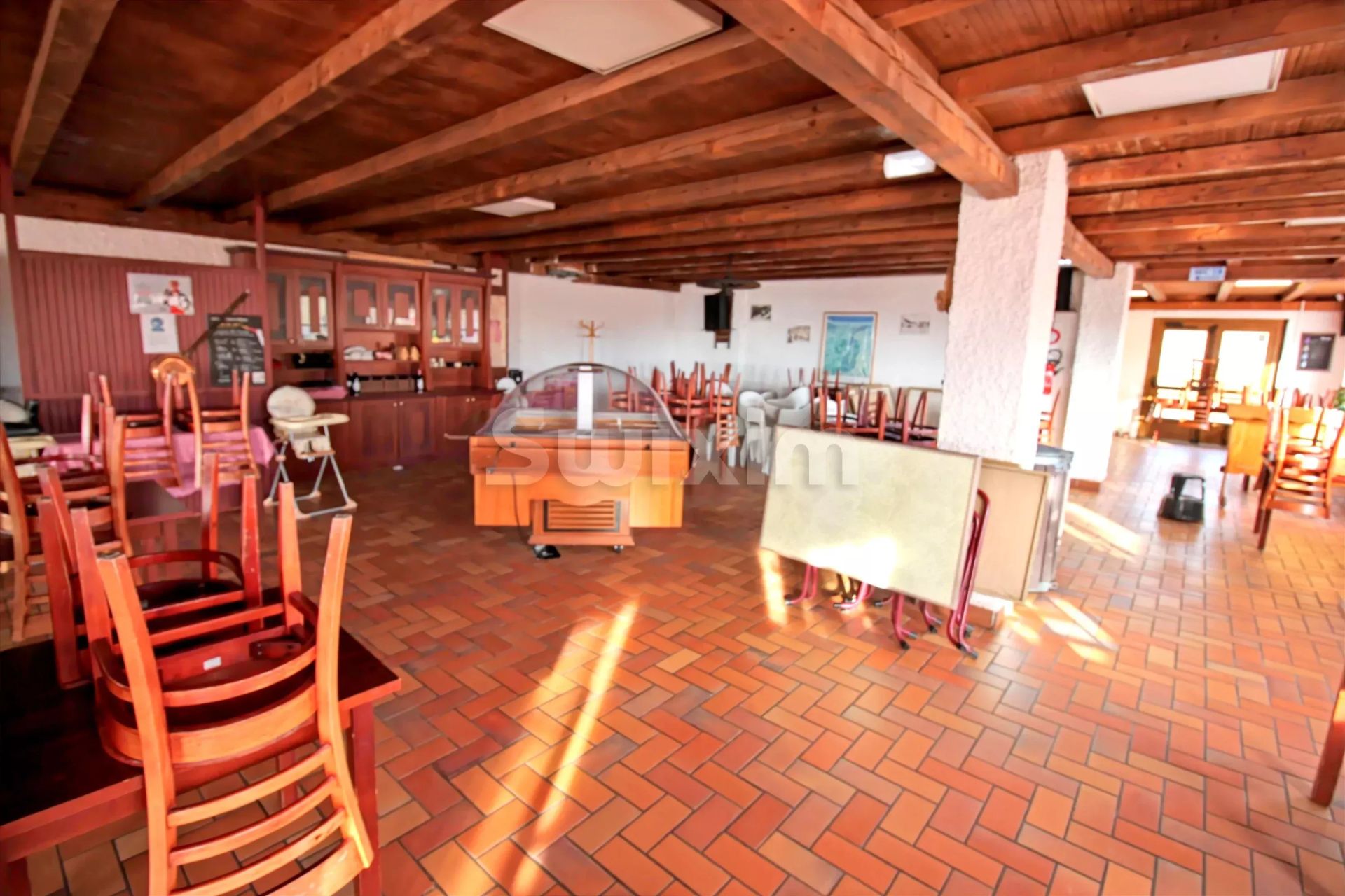 locale commerciale 35 Camere in vendita su Lepuix (90200)