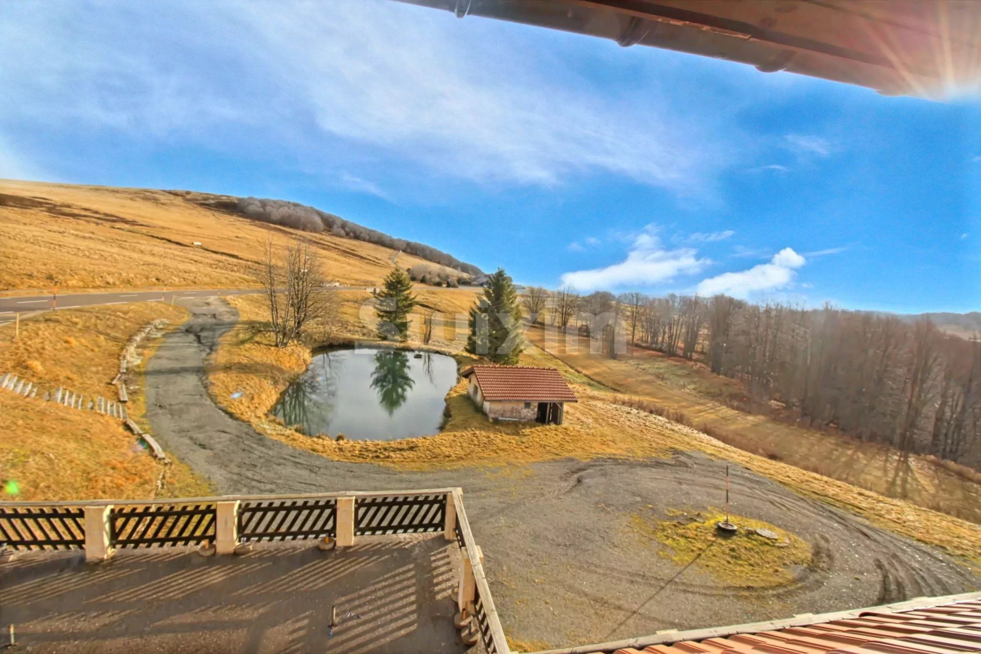 locale commerciale 35 Camere in vendita su Lepuix (90200)