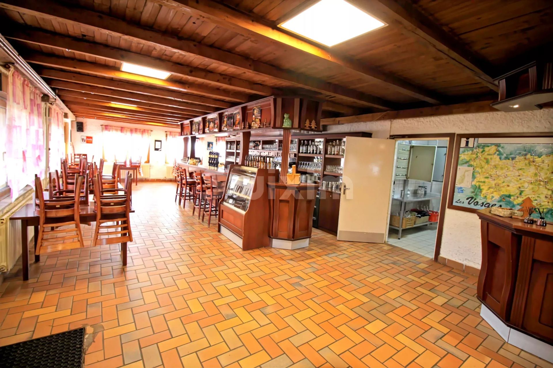 locale commerciale 35 Camere in vendita su Lepuix (90200)