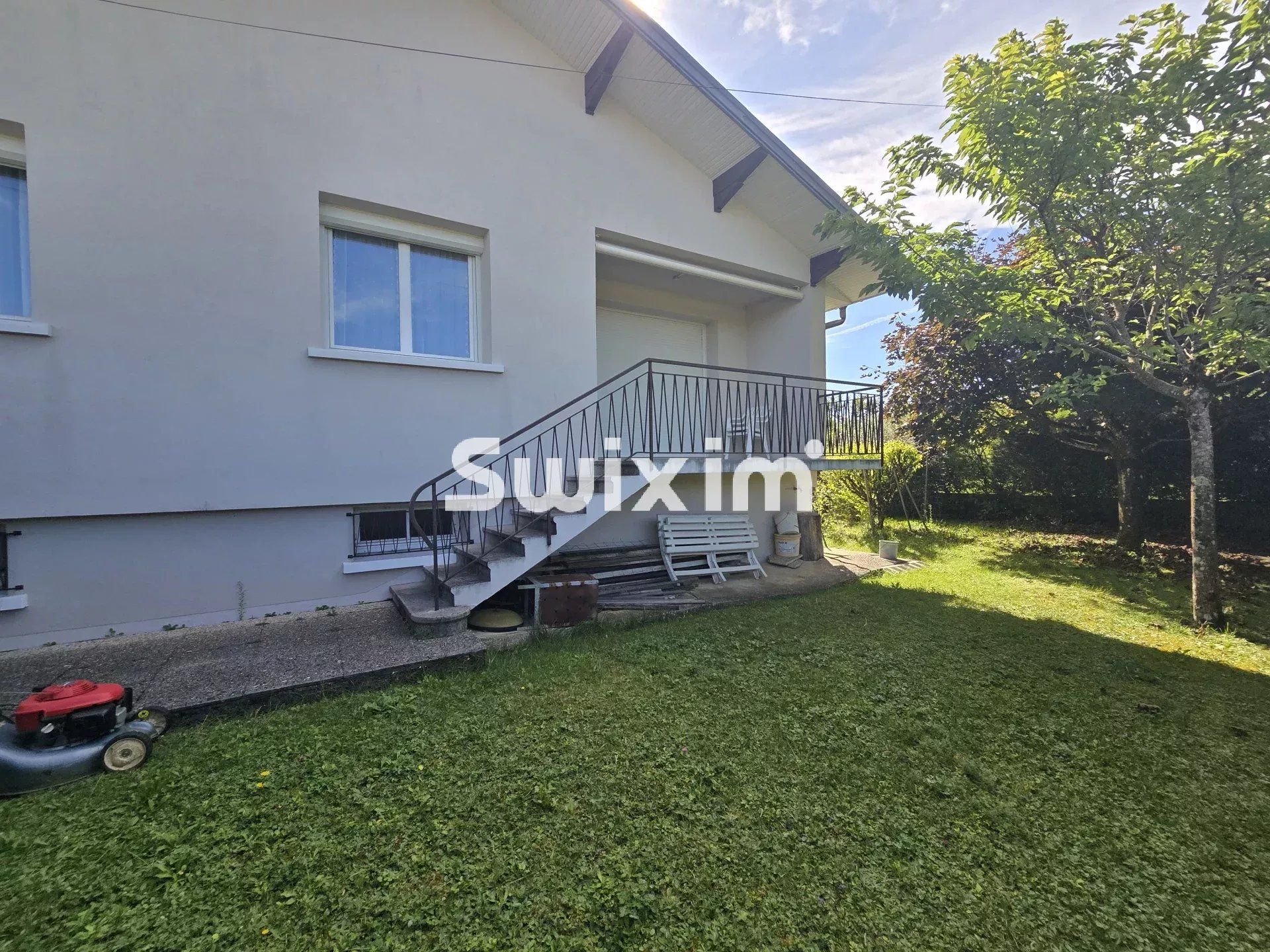 house 5 Rooms for sale on Lons-le-Saunier (39000)