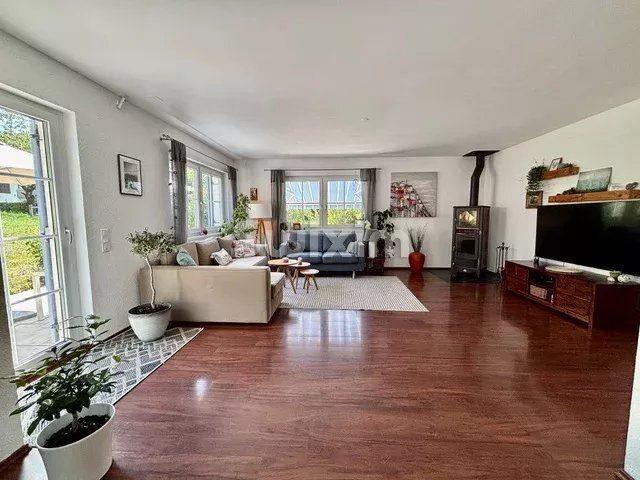 casa 6.5 Camere in vendita su Bex (1880)