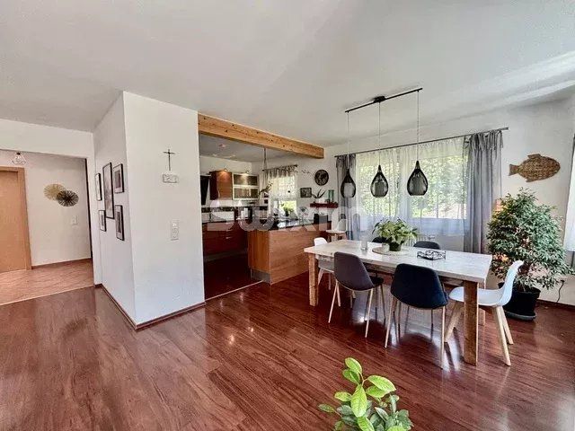 casa 6.5 Camere in vendita su Bex (1880)