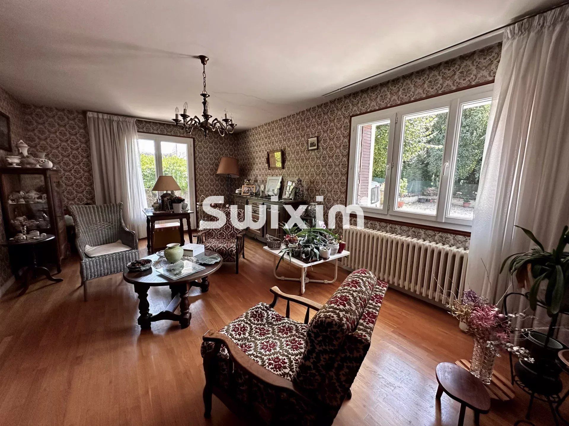 house 5 Rooms for sale on Lons-le-Saunier (39000)