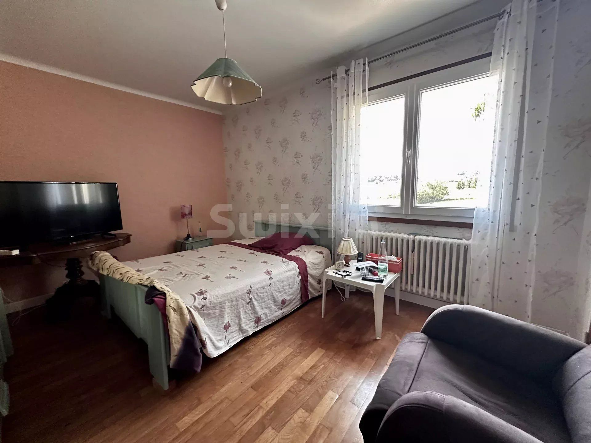 house 5 Rooms for sale on Lons-le-Saunier (39000)