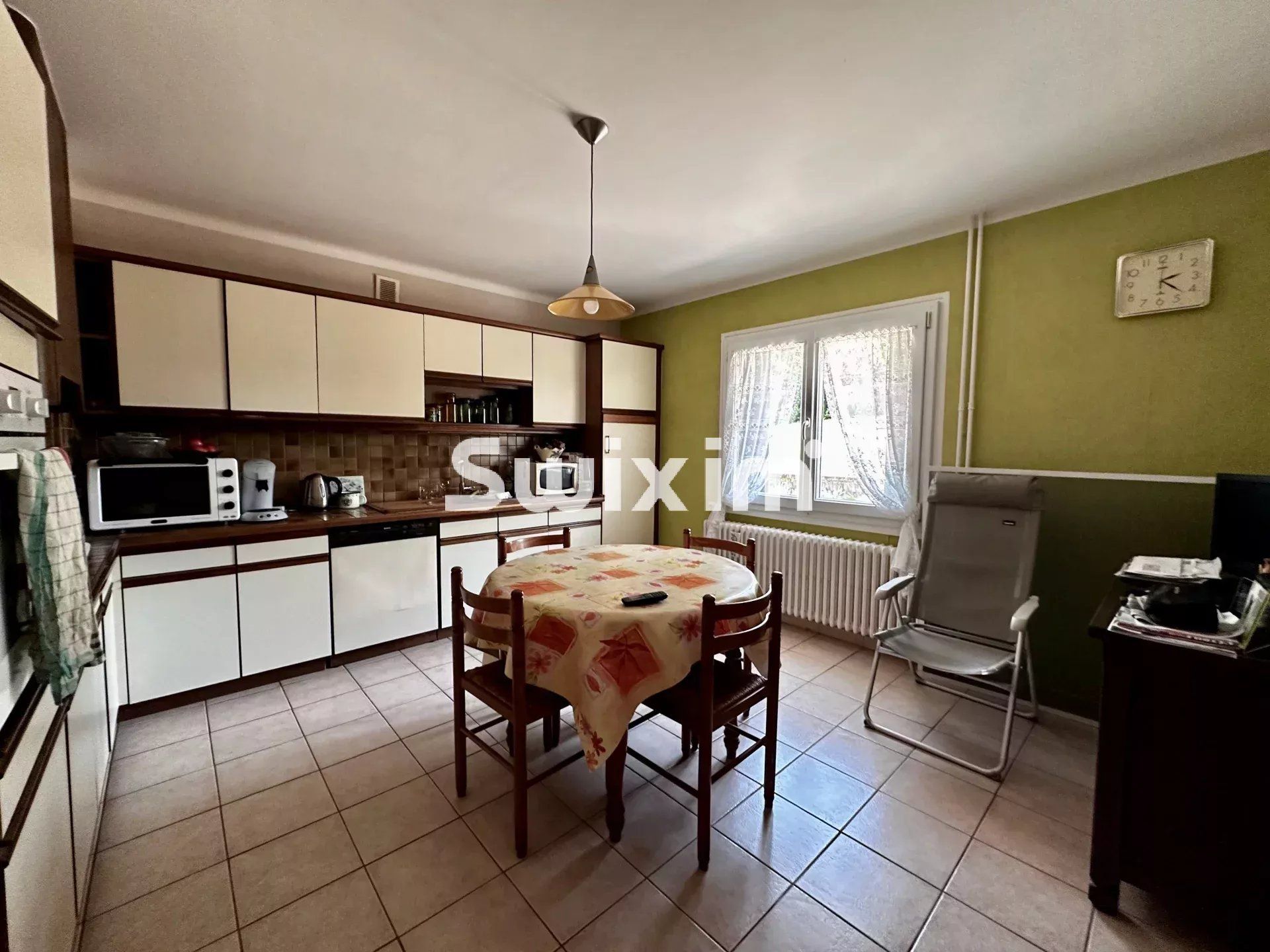 house 5 Rooms for sale on Lons-le-Saunier (39000)