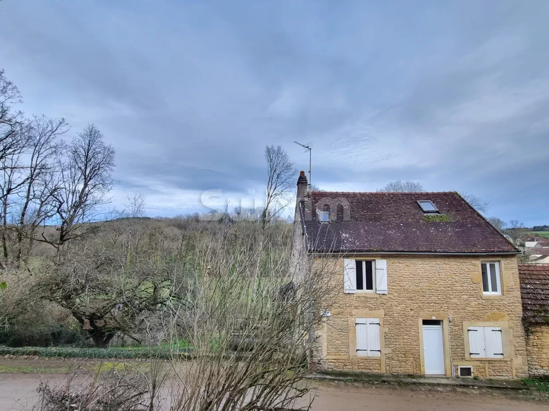 casa 7 Camere in vendita su Domecy-sur-le-Vault (89200)