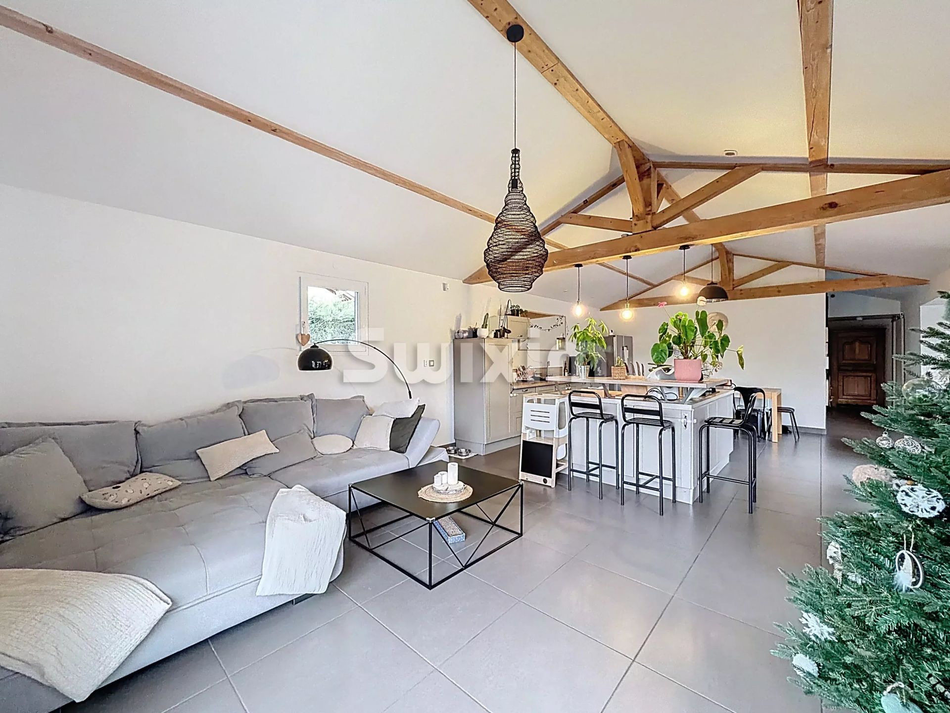 house 5 Rooms for sale on Sciez (74140)