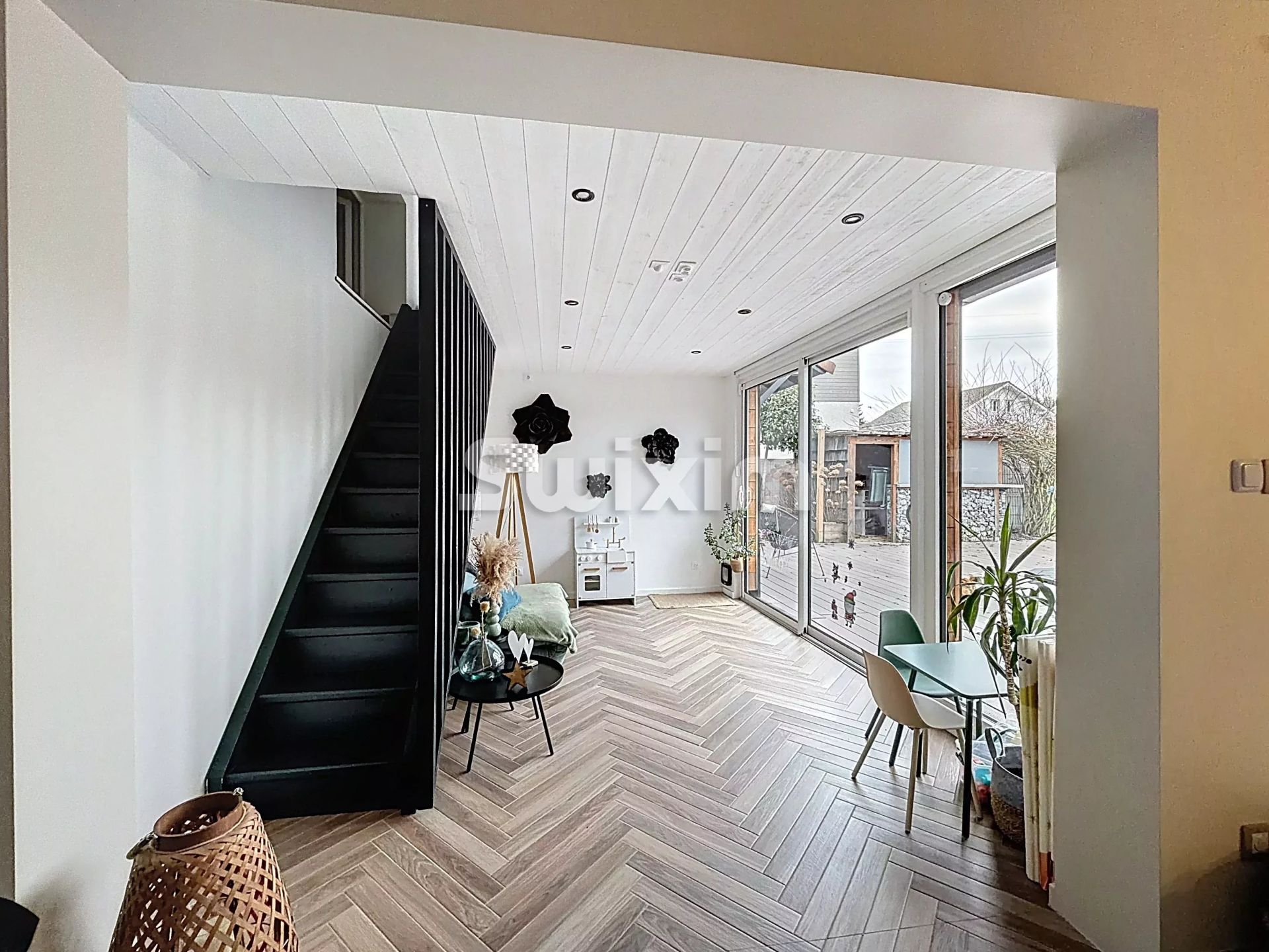 house 5 Rooms for sale on Sciez (74140)