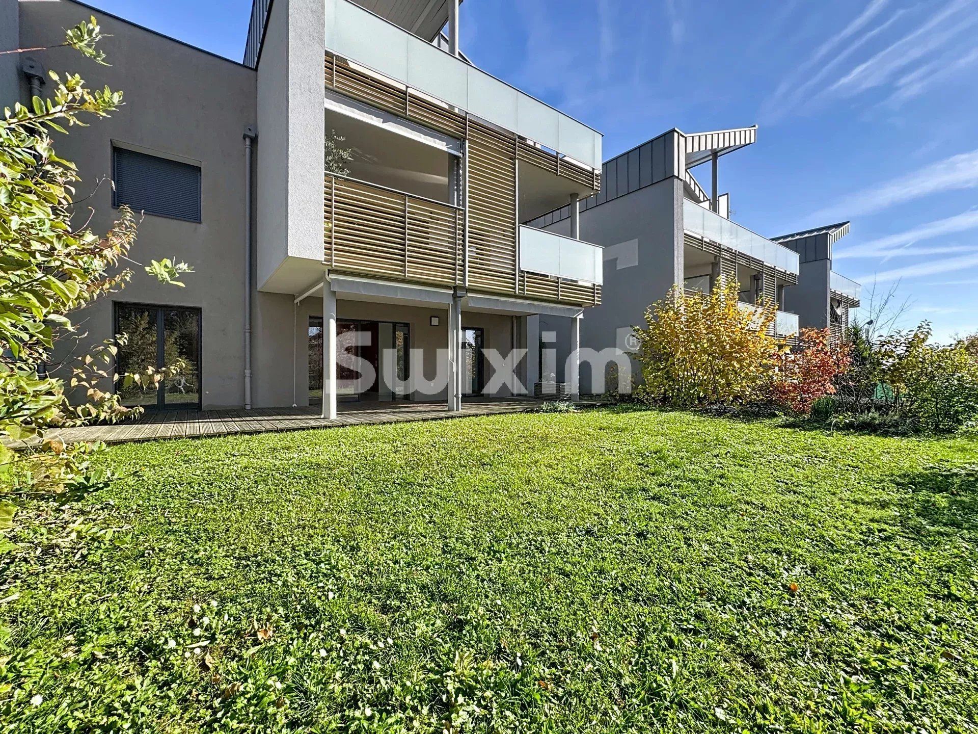 apartment 5 Rooms for sale on Prévessin-Moëns (01280)