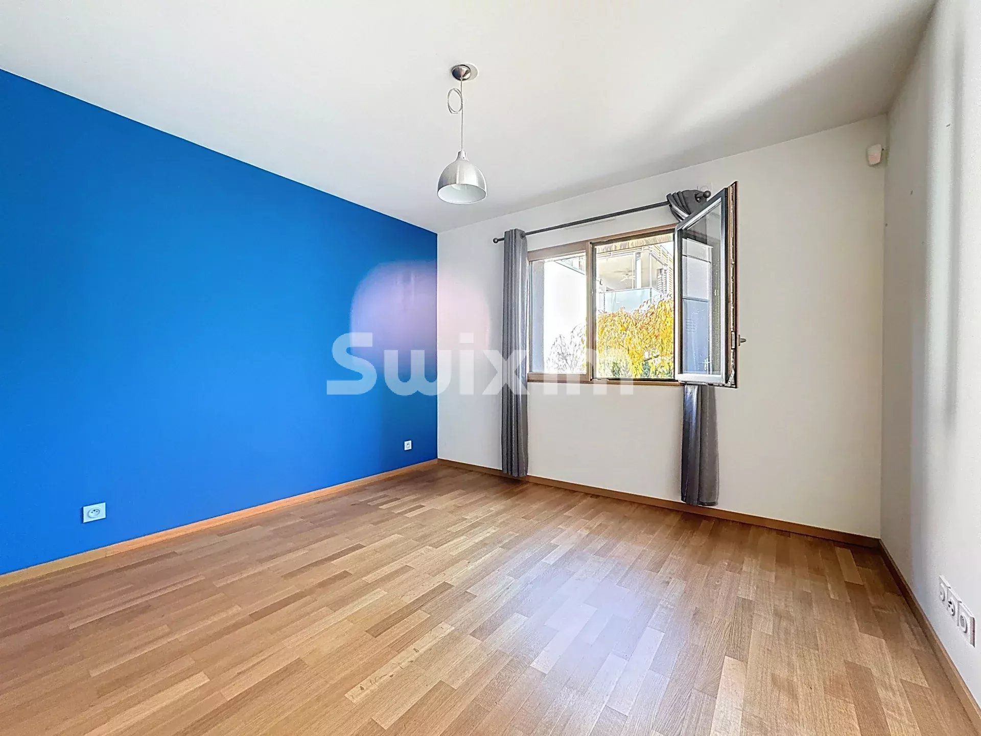 apartment 5 Rooms for sale on Prévessin-Moëns (01280)