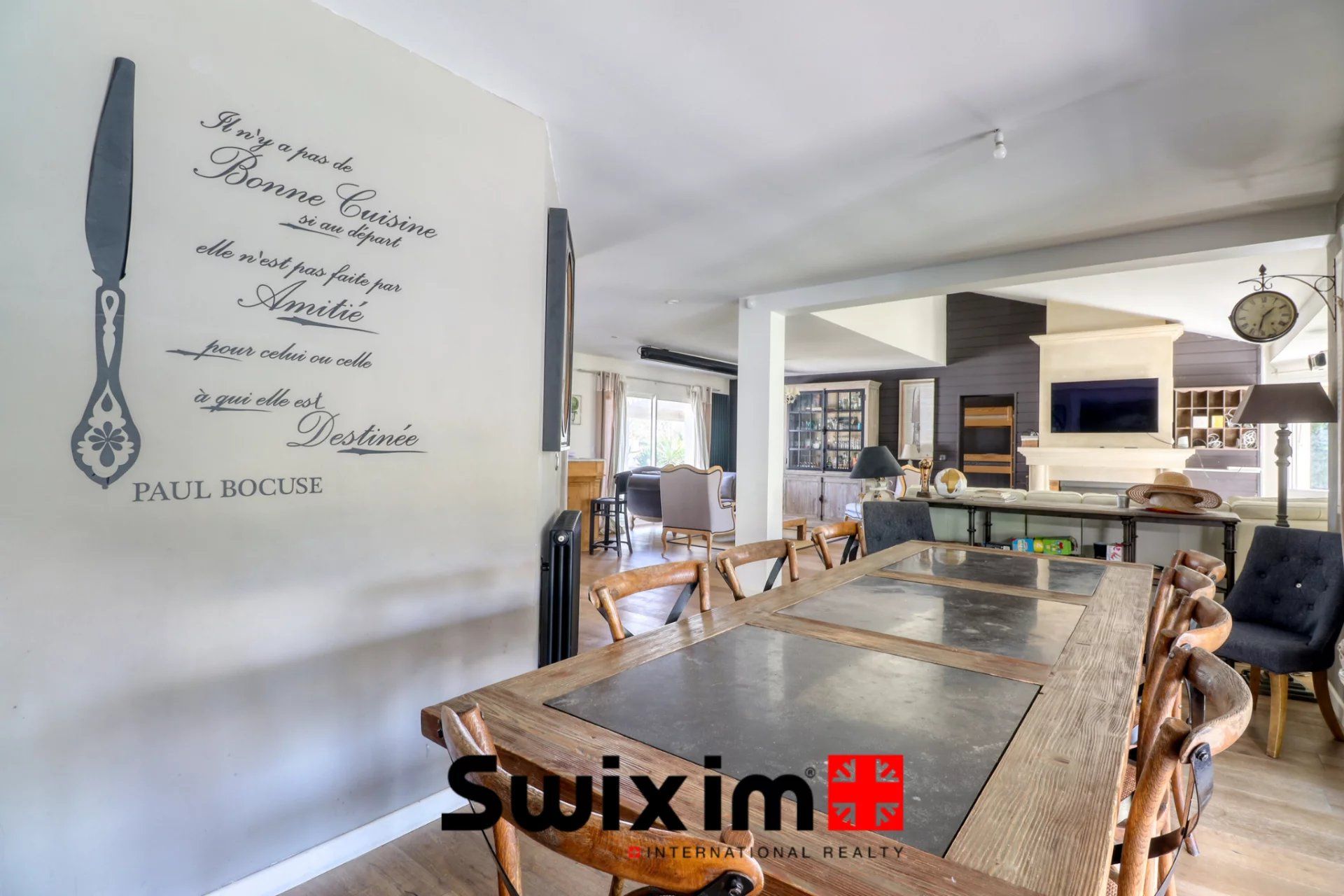 house 8 Rooms for sale on Saint-Estèphe (33180)