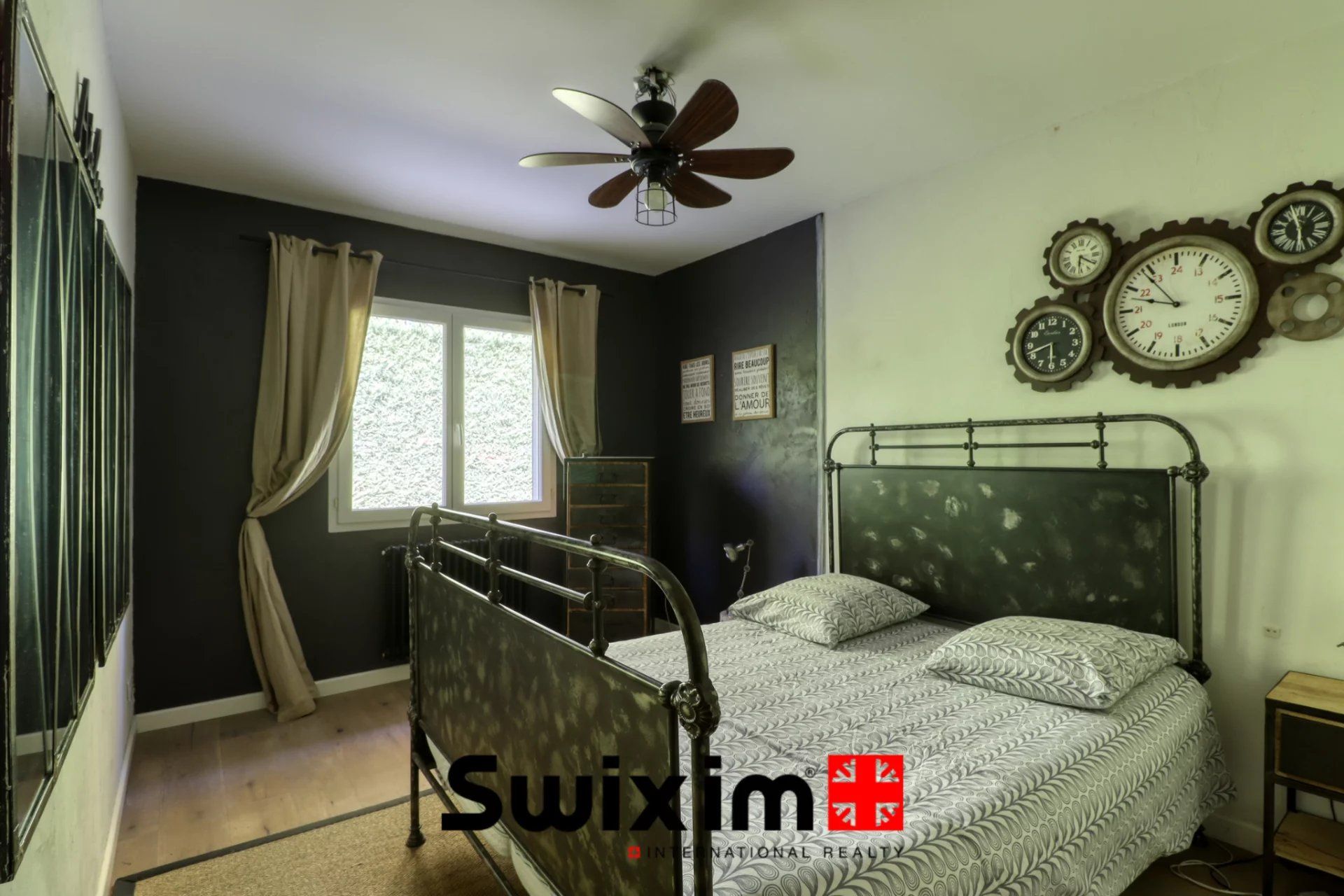 house 8 Rooms for sale on Saint-Estèphe (33180)