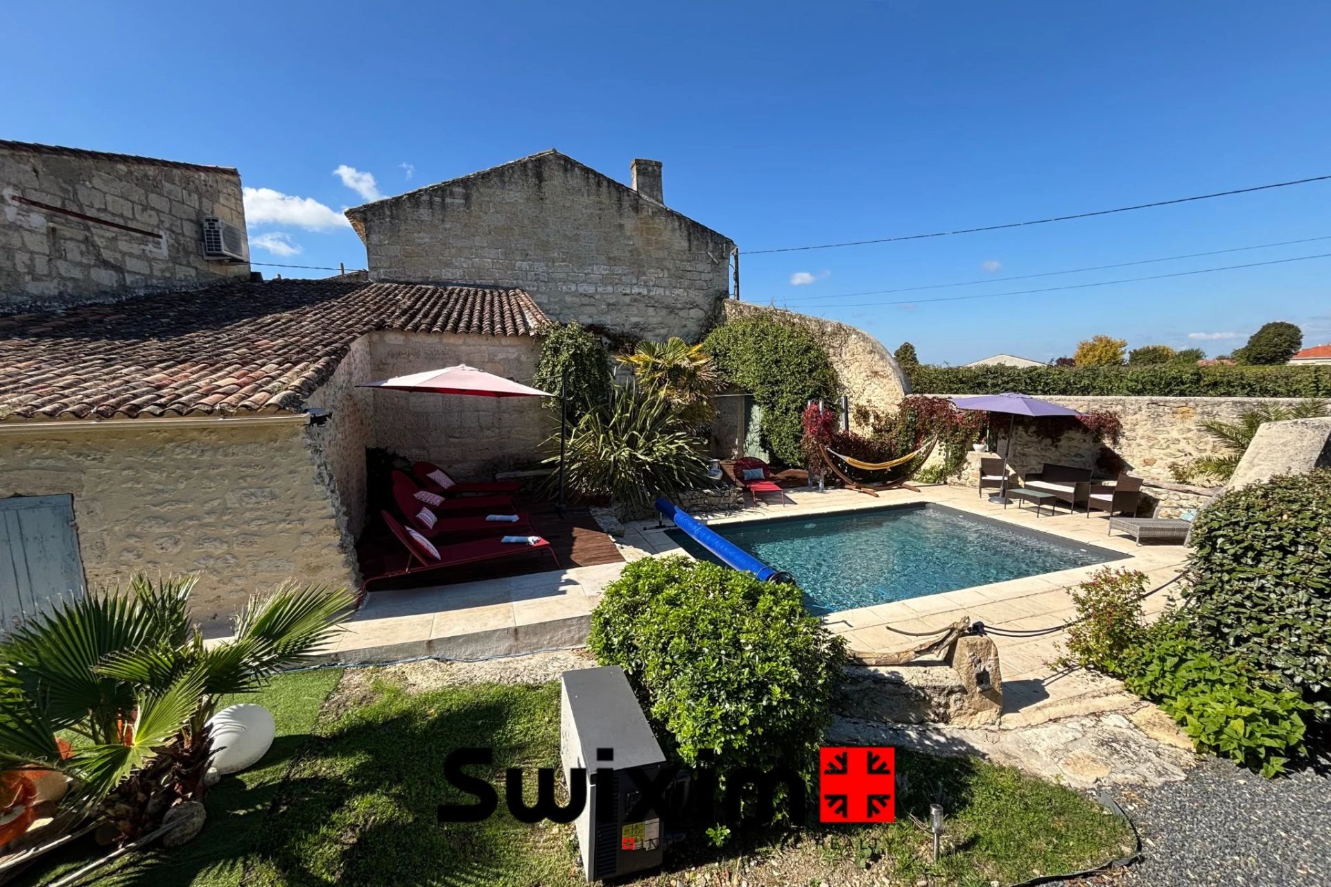 house 10 Rooms for sale on Saint-Estèphe (33180)