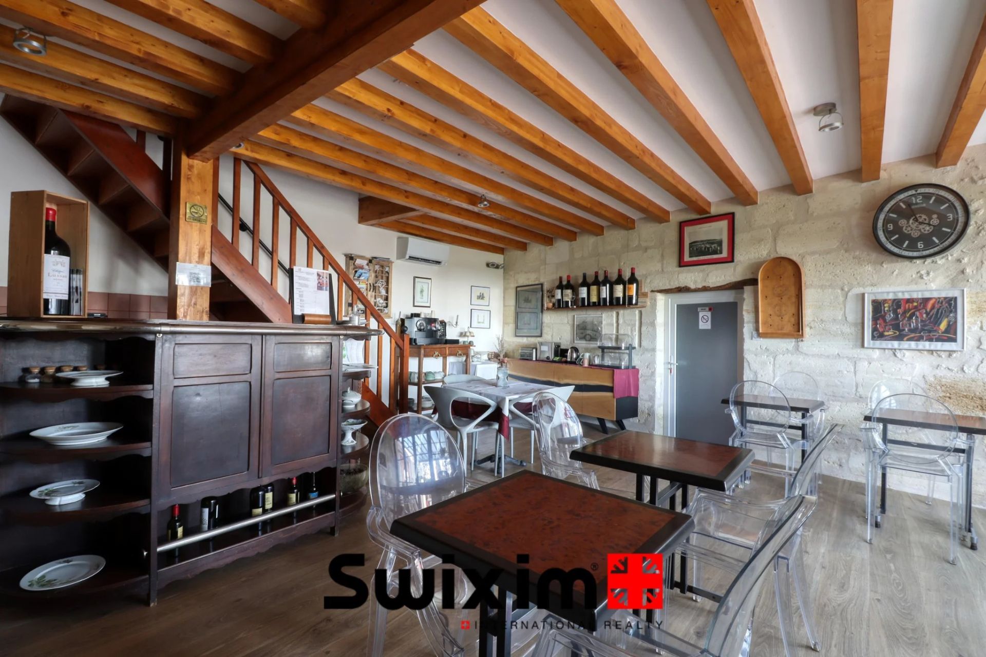 house 10 Rooms for sale on Saint-Estèphe (33180)