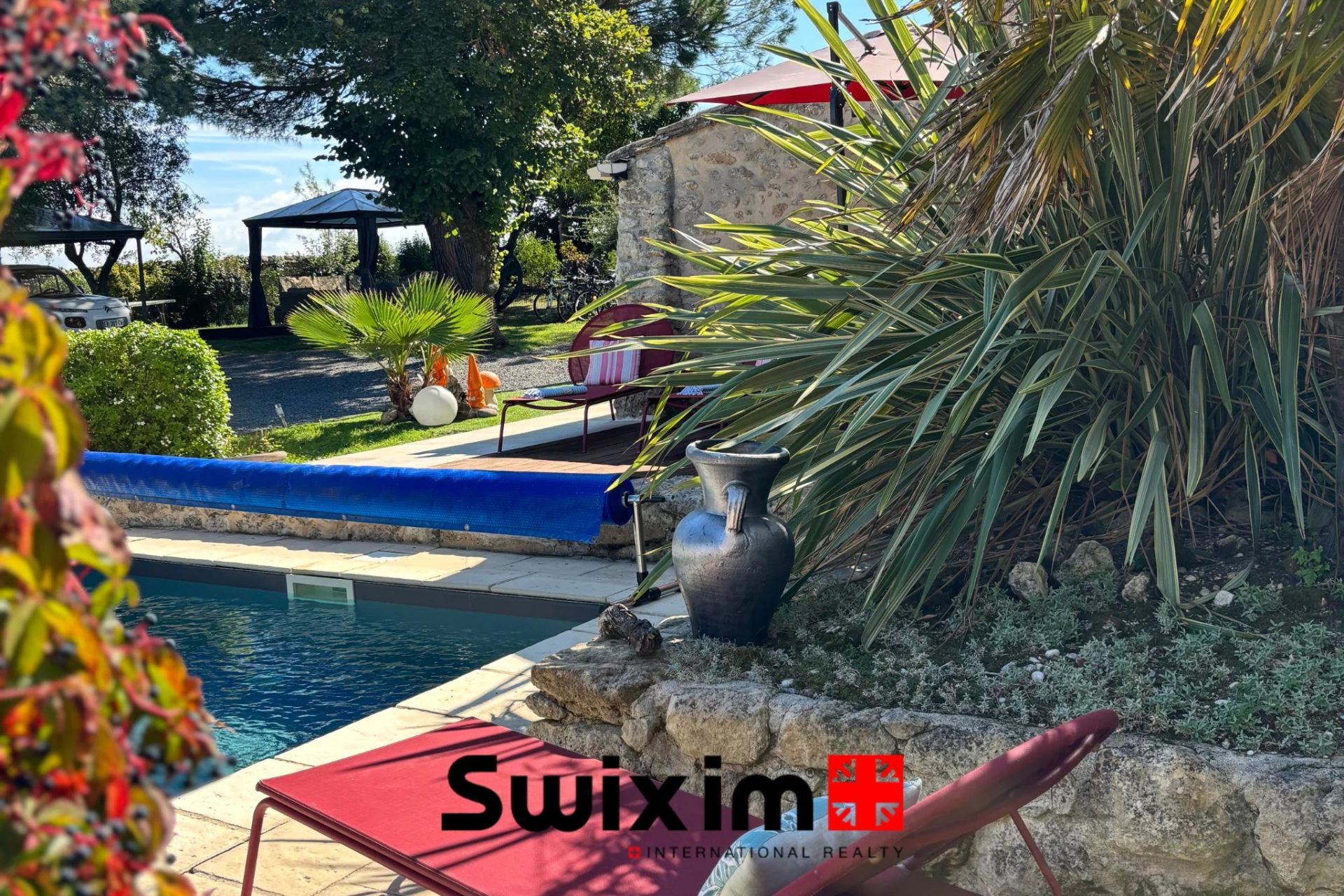 house 10 Rooms for sale on Saint-Estèphe (33180)