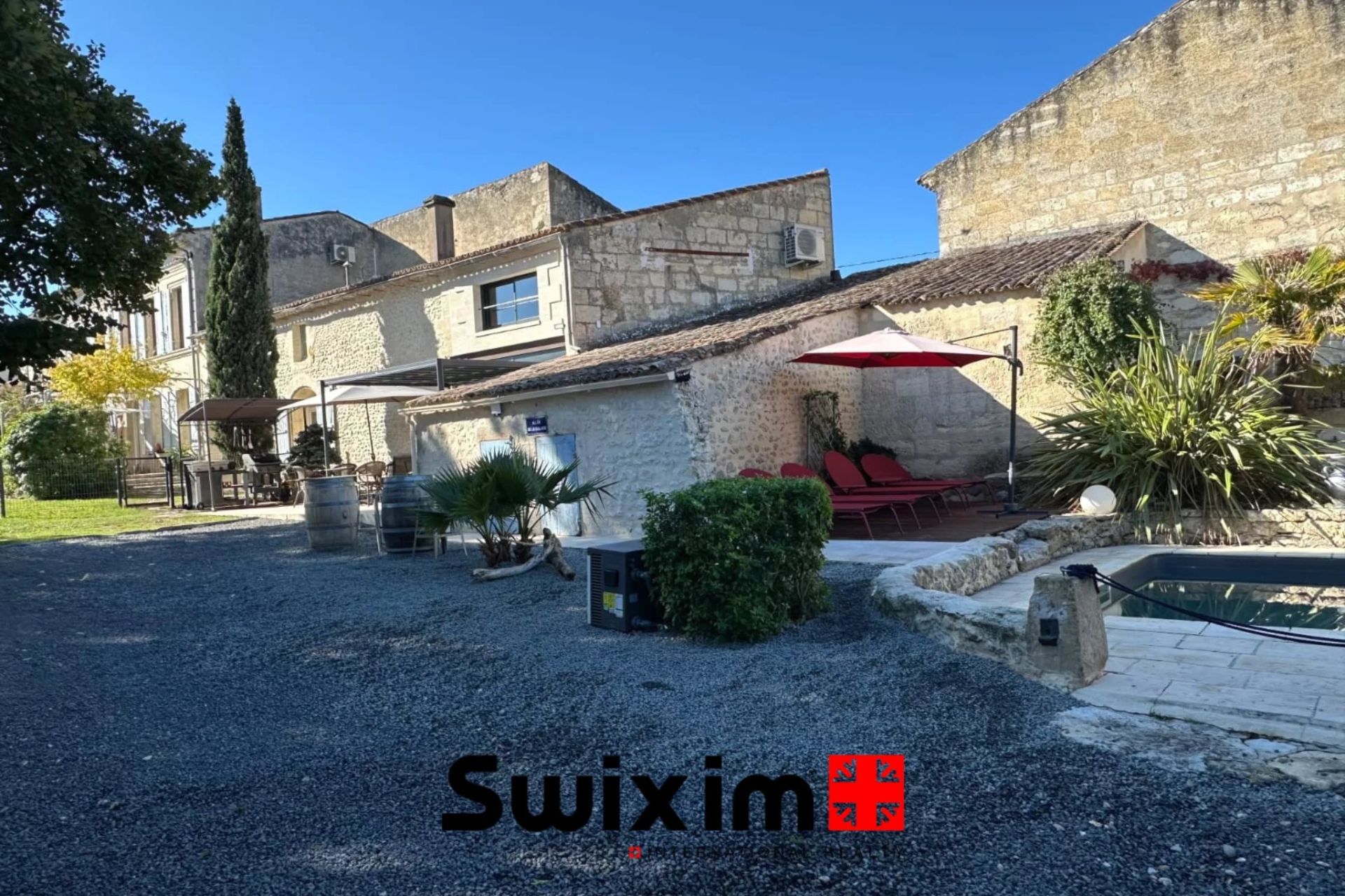 house 10 Rooms for sale on Saint-Estèphe (33180)