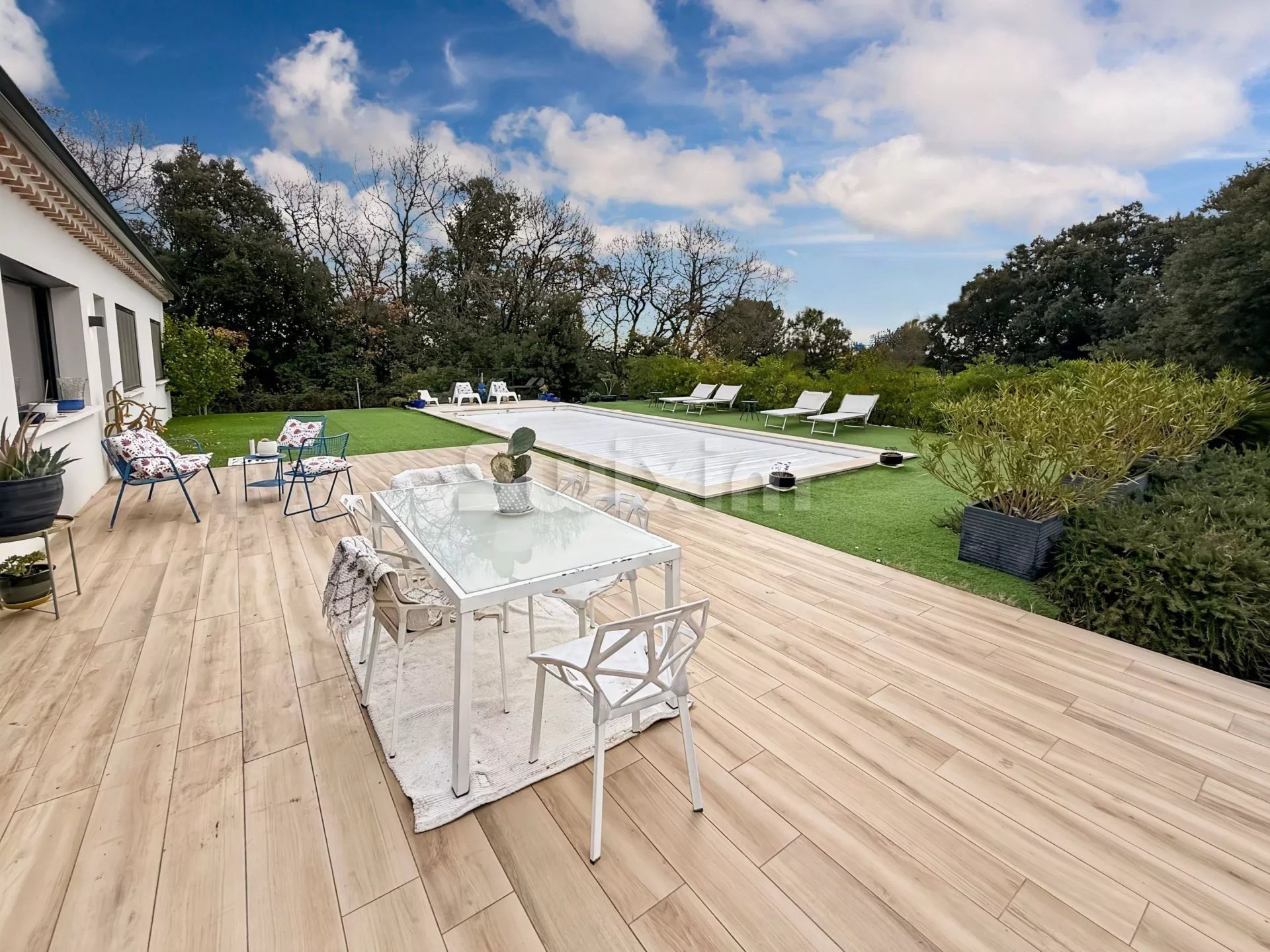 casa 6 Camere in vendita su Bourg-Saint-Andéol (07700)