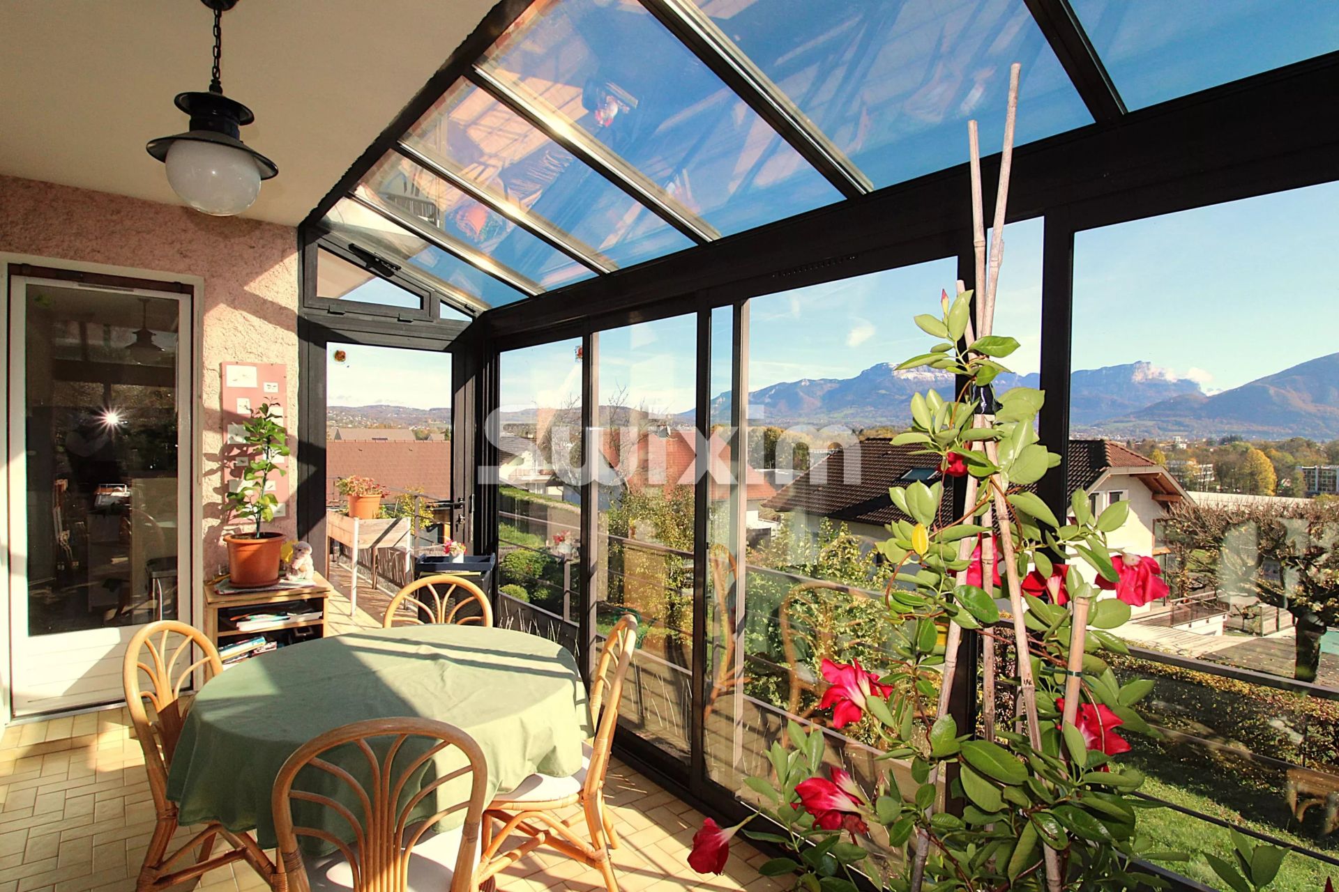 house 8 Rooms for sale on Poisy (74330)