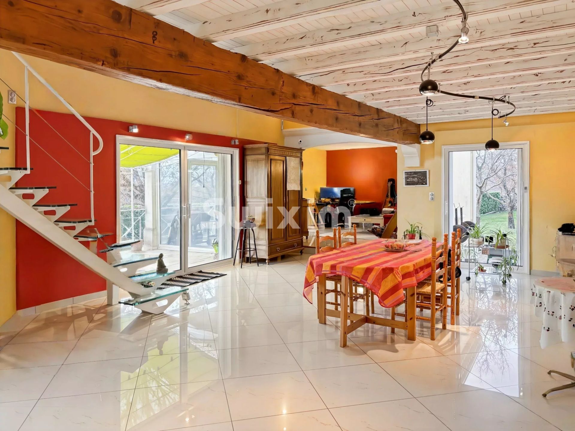 house 6 Rooms for sale on Montjoyer (26230)