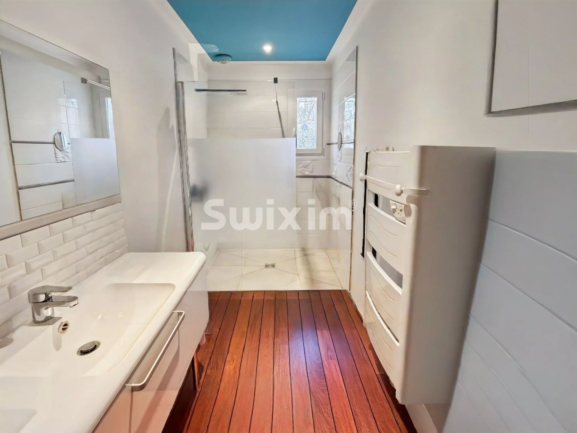 house 6 Rooms for sale on Montjoyer (26230)