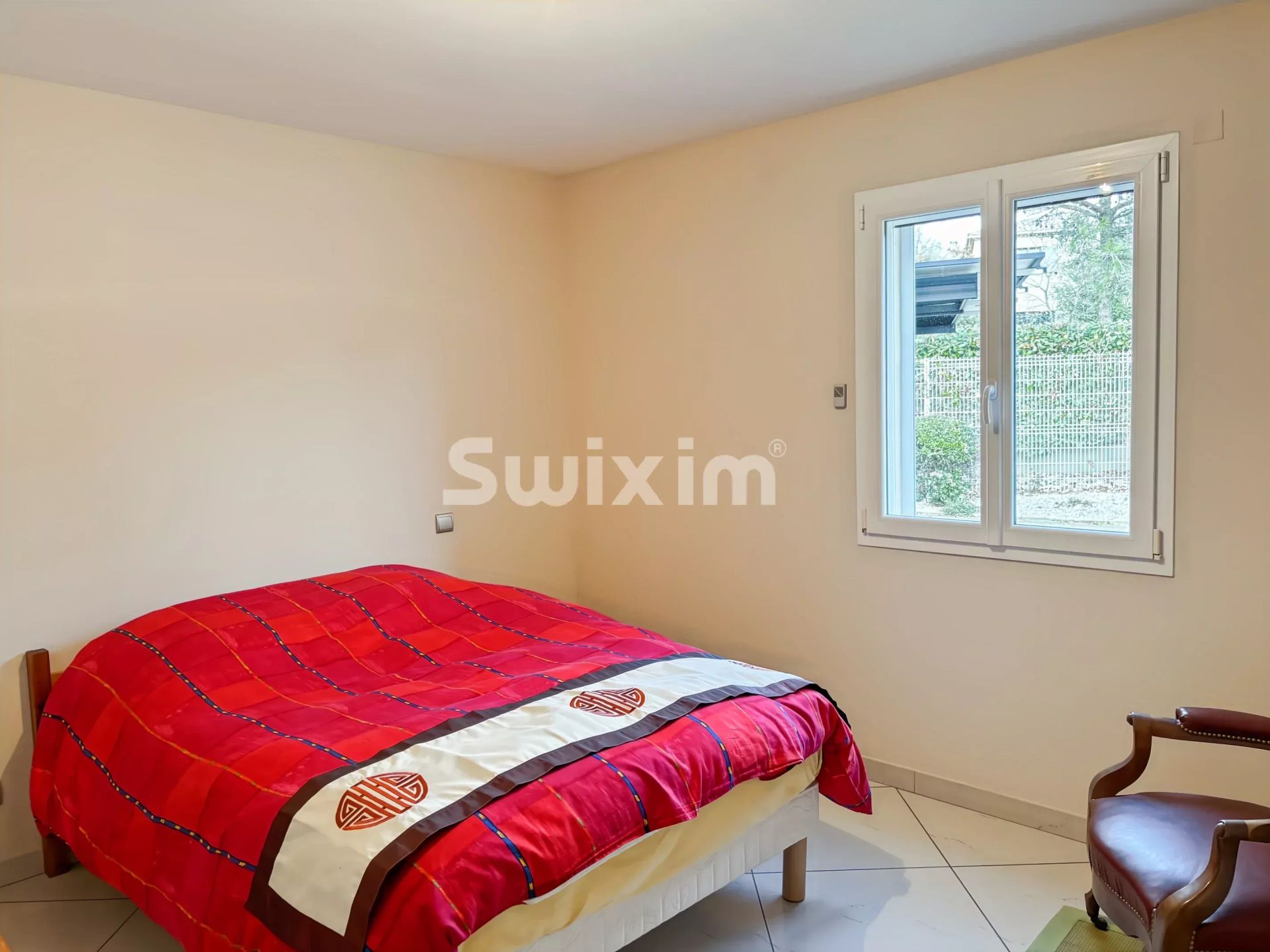 house 6 Rooms for sale on Montjoyer (26230)