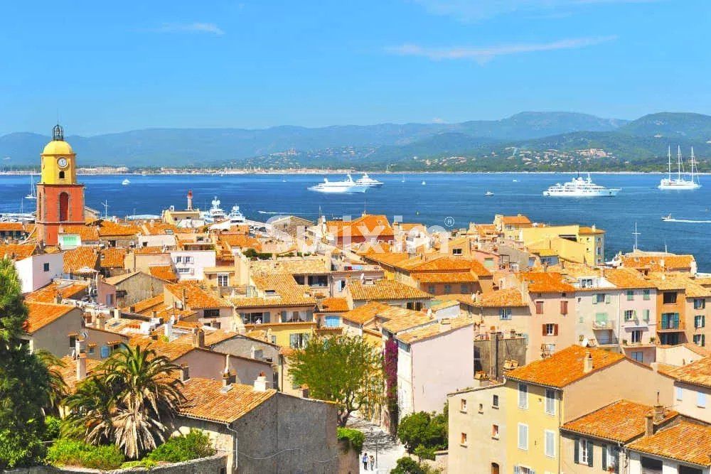 apartment 3 Rooms for sale on Saint-Tropez (83990)