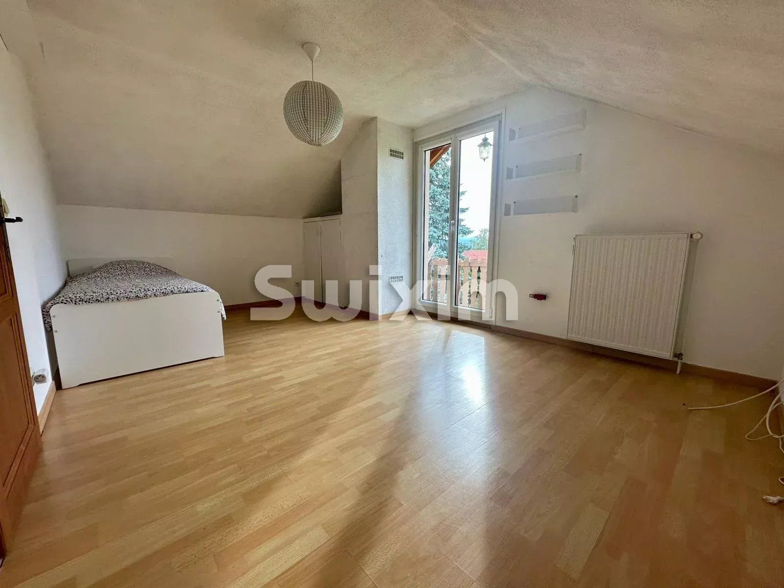 house 4 Rooms for rent on Gex (01170)