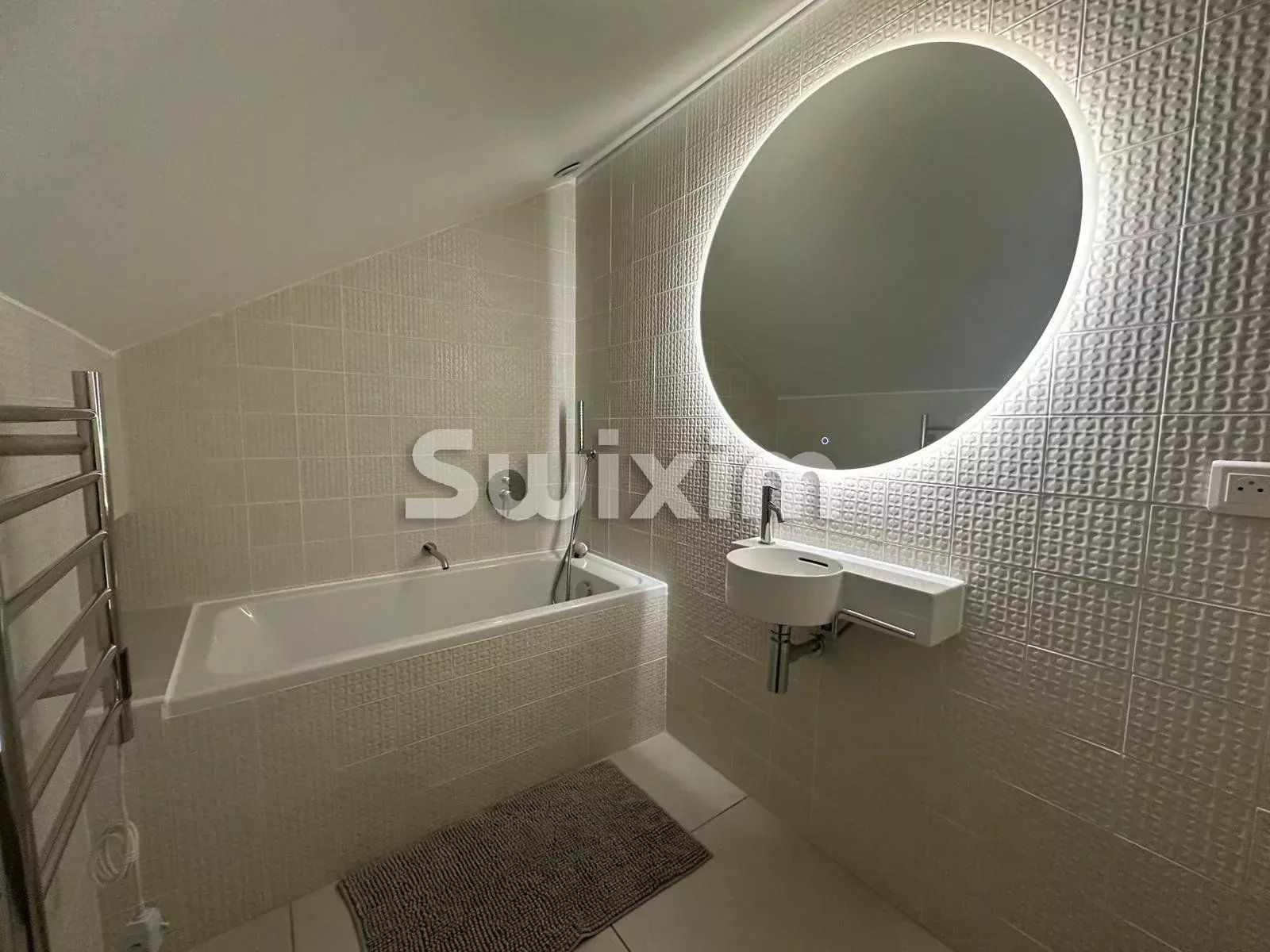 house 4 Rooms for rent on Gex (01170)