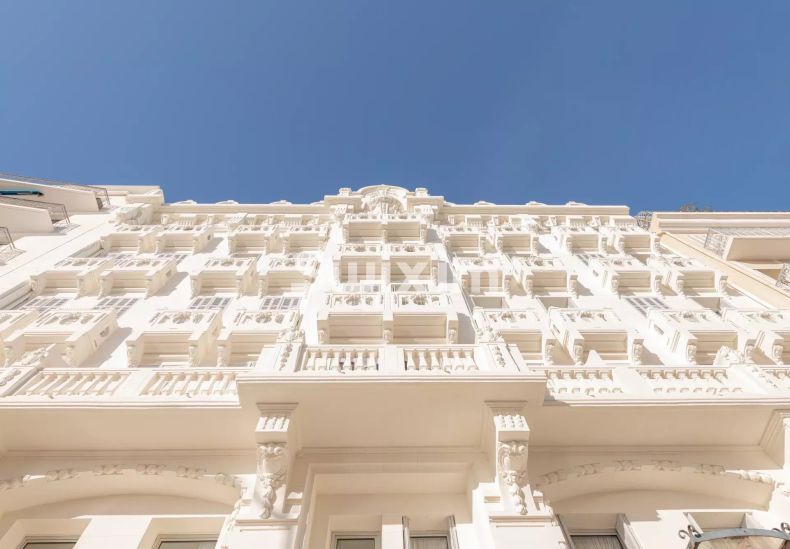 Sale Apartment Saint-Raphaël 3&nbsp;Rooms 107.7&nbsp;m²