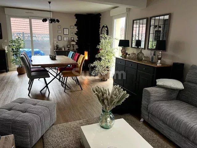 maison 4 Pièces en vente sur École-Valentin (25480)