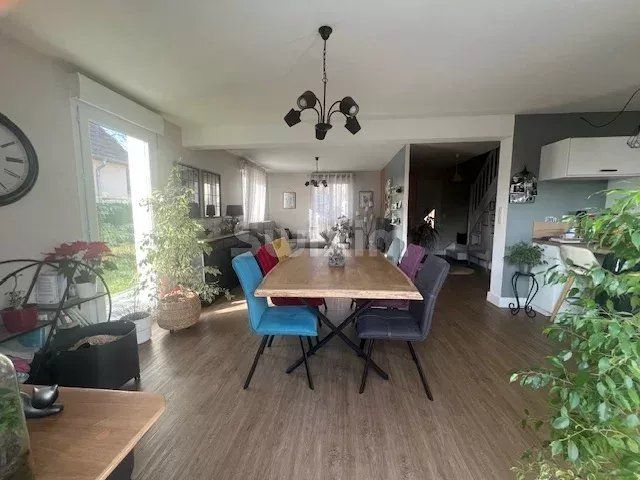 maison 4 Pièces en vente sur École-Valentin (25480)