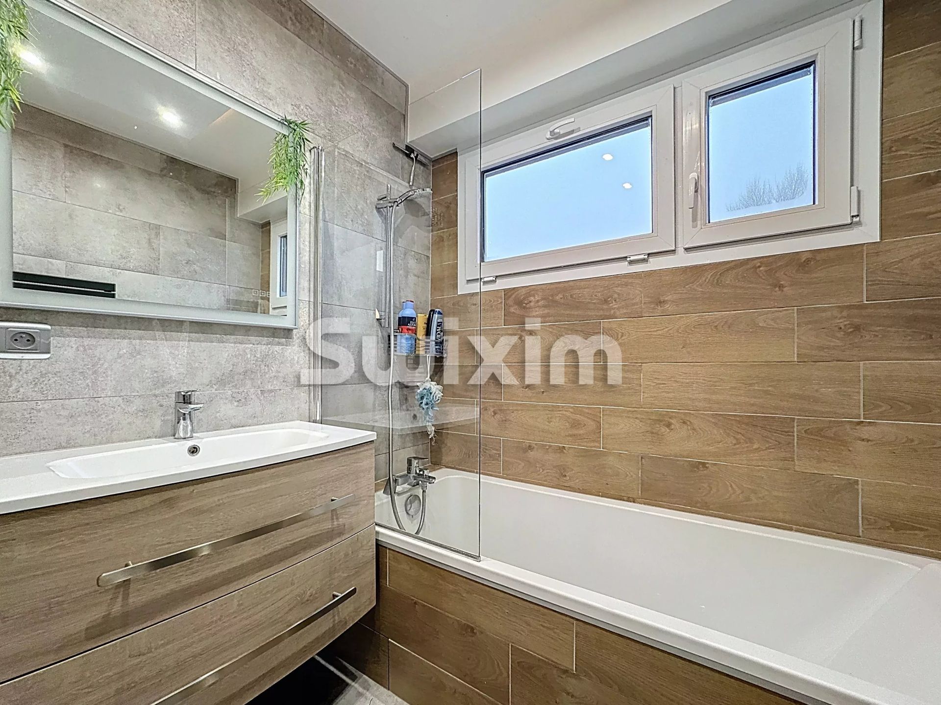 apartment 4 Rooms for sale on Gex (01170)