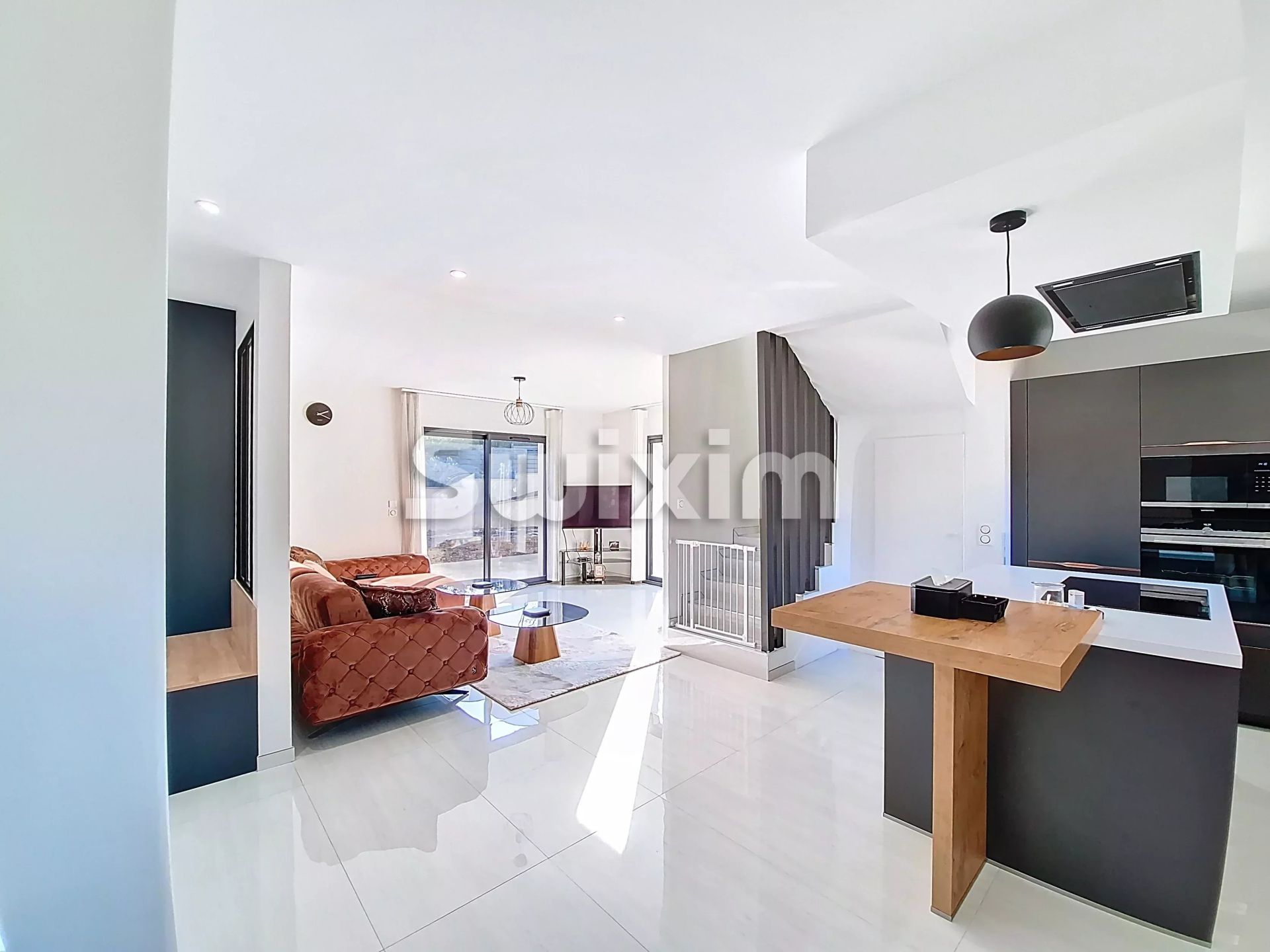 casa 6 Camere in vendita su Valserhône (01200)